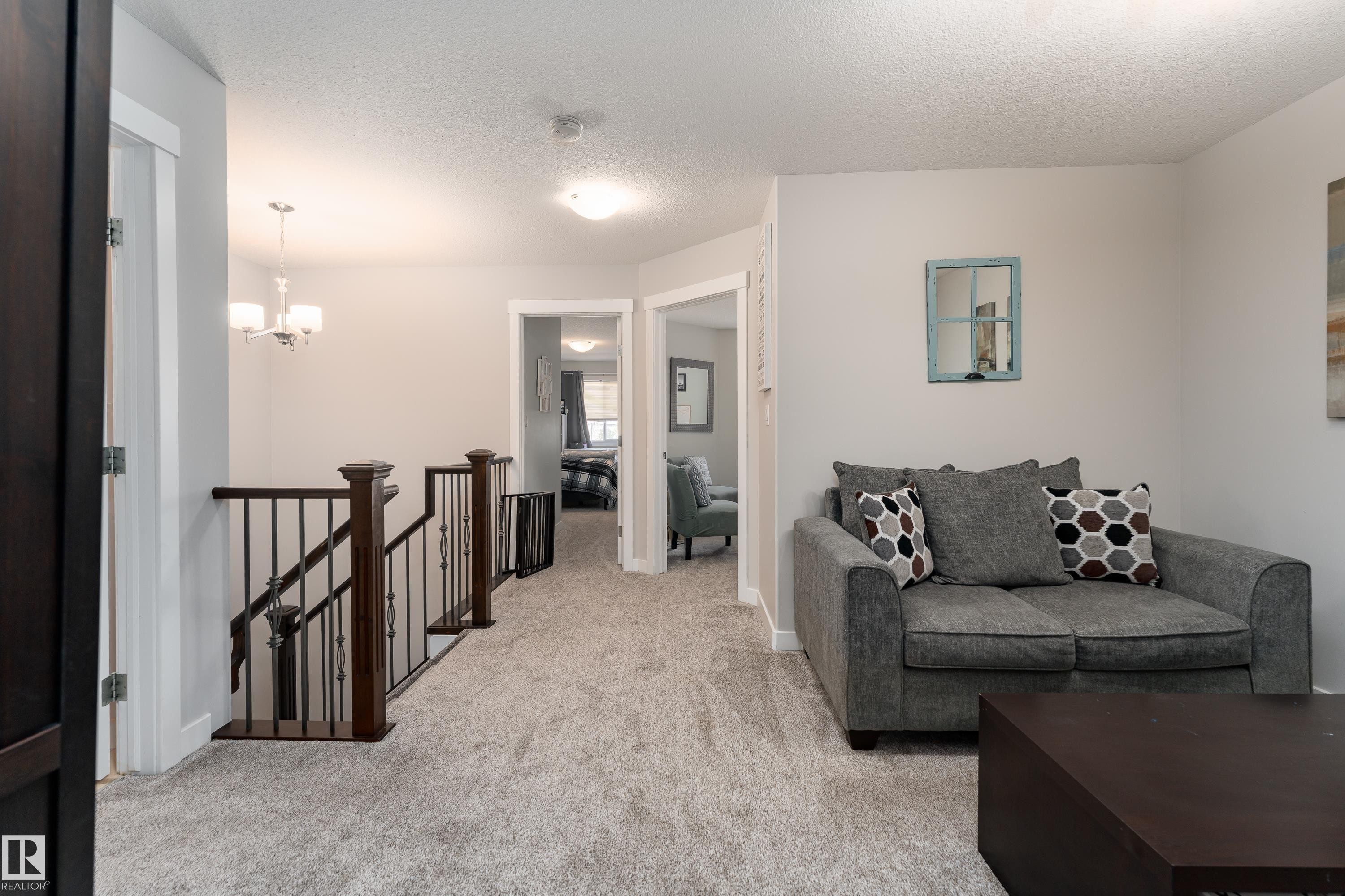 16805 55 Street Nw, Edmonton, AB - Indoor