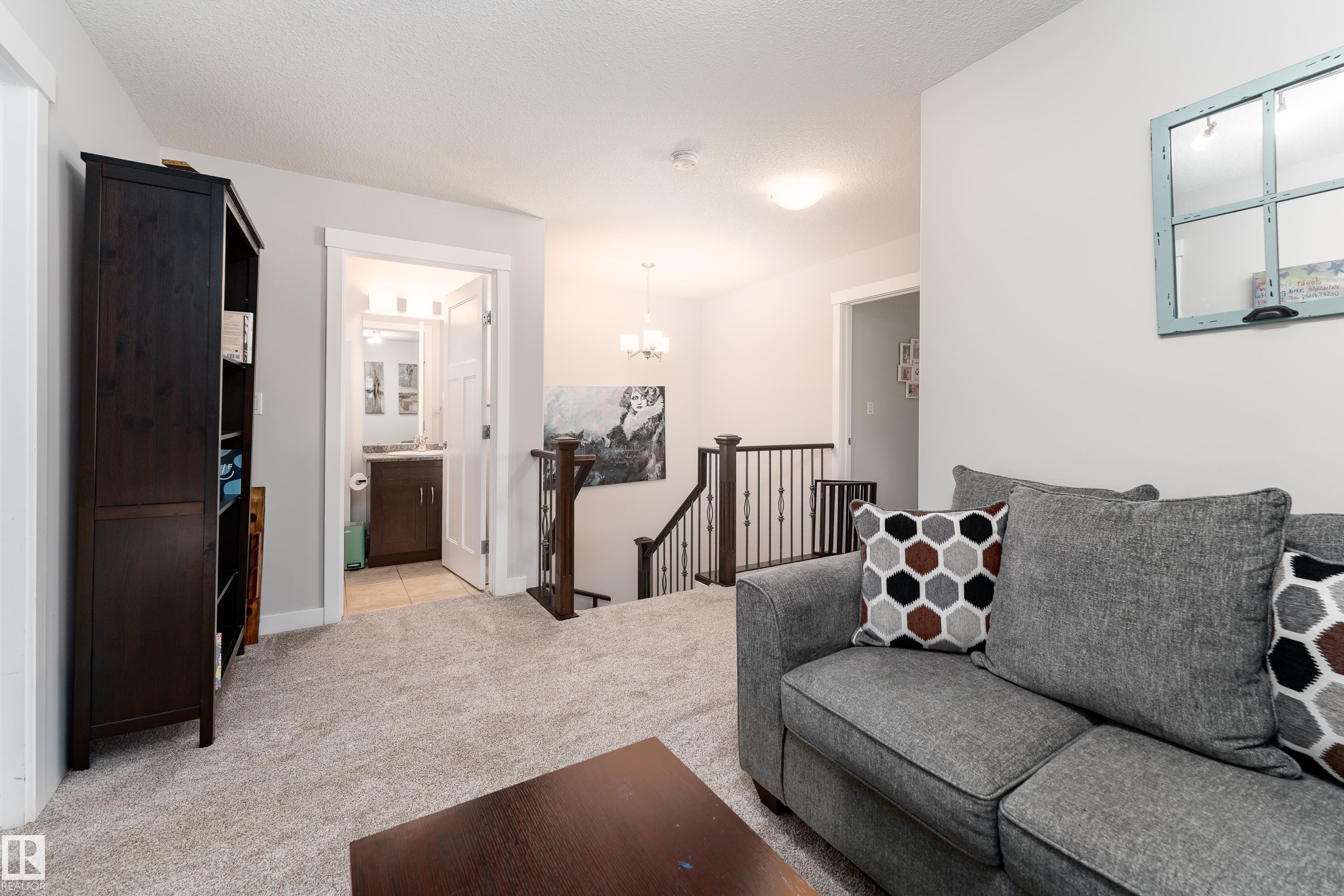 16805 55 Street Nw, Edmonton, AB - Indoor Photo Showing Living Room