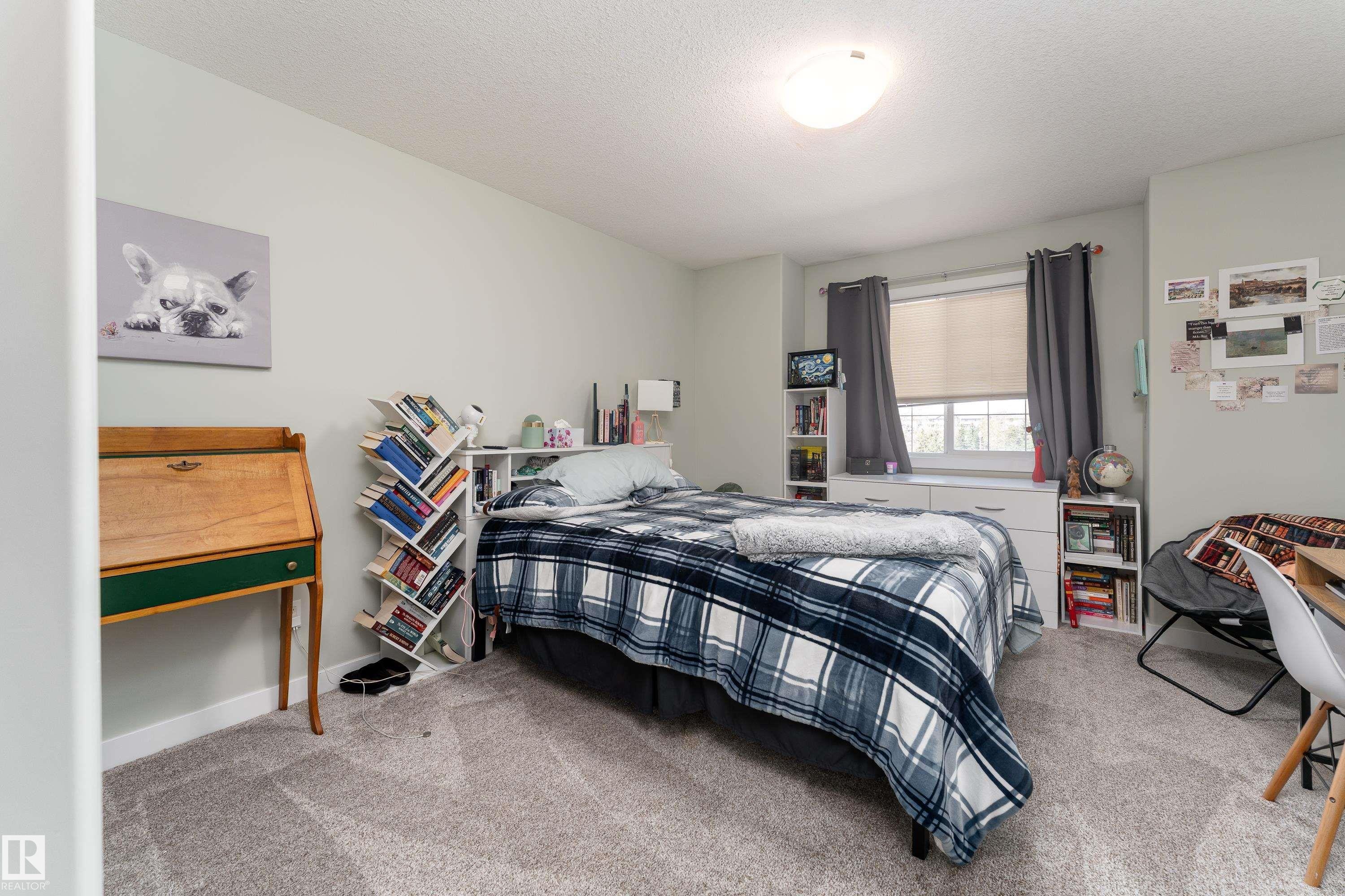 16805 55 Street Nw, Edmonton, AB - Indoor Photo Showing Bedroom