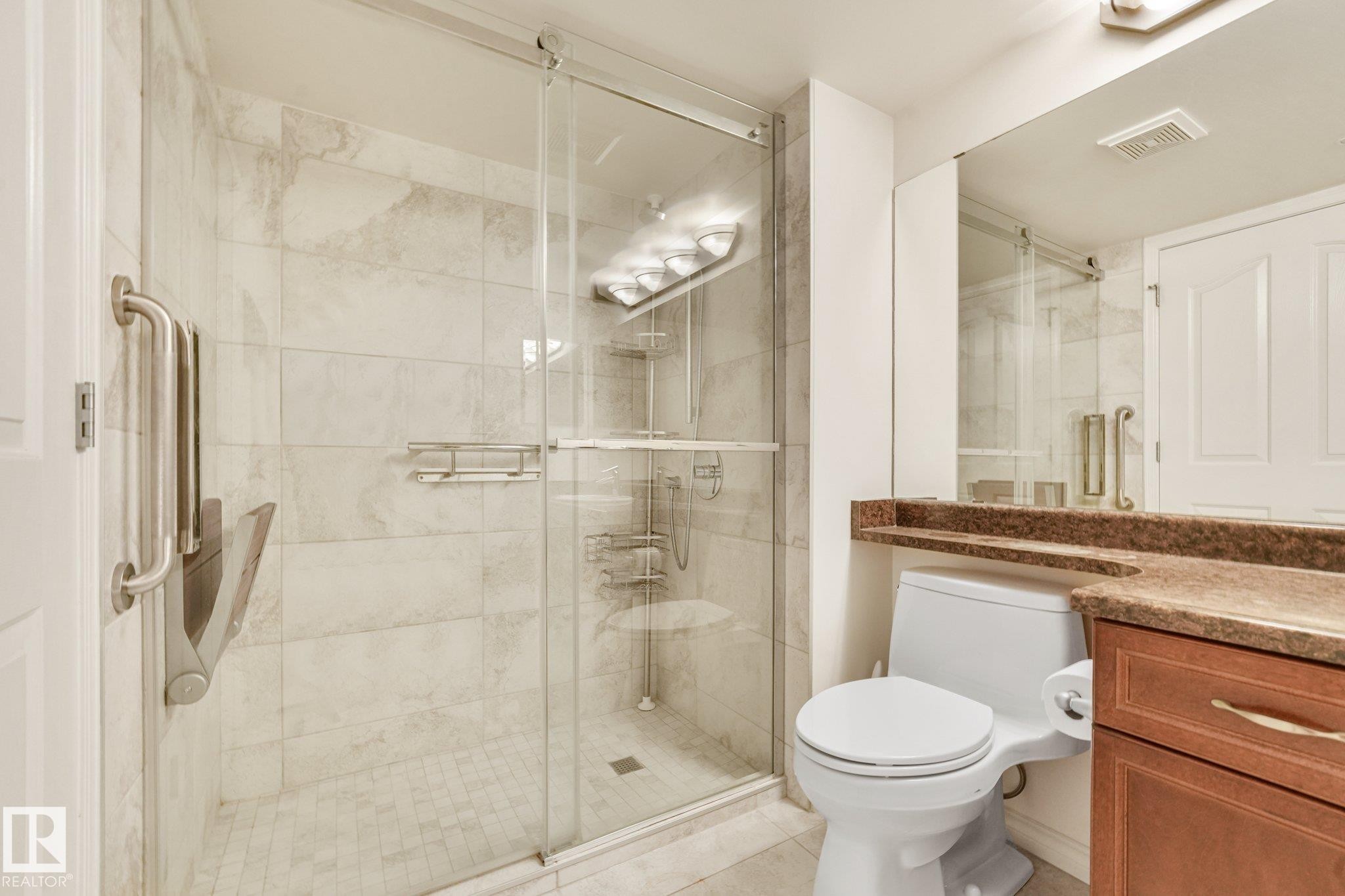 #209 1589 Glastonbury Bv Nw, Edmonton, AB - Indoor Photo Showing Bathroom