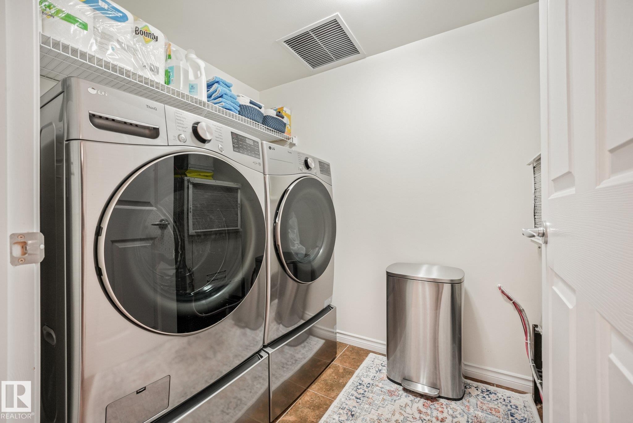 #209 1589 Glastonbury Bv Nw, Edmonton, AB - Indoor Photo Showing Laundry Room