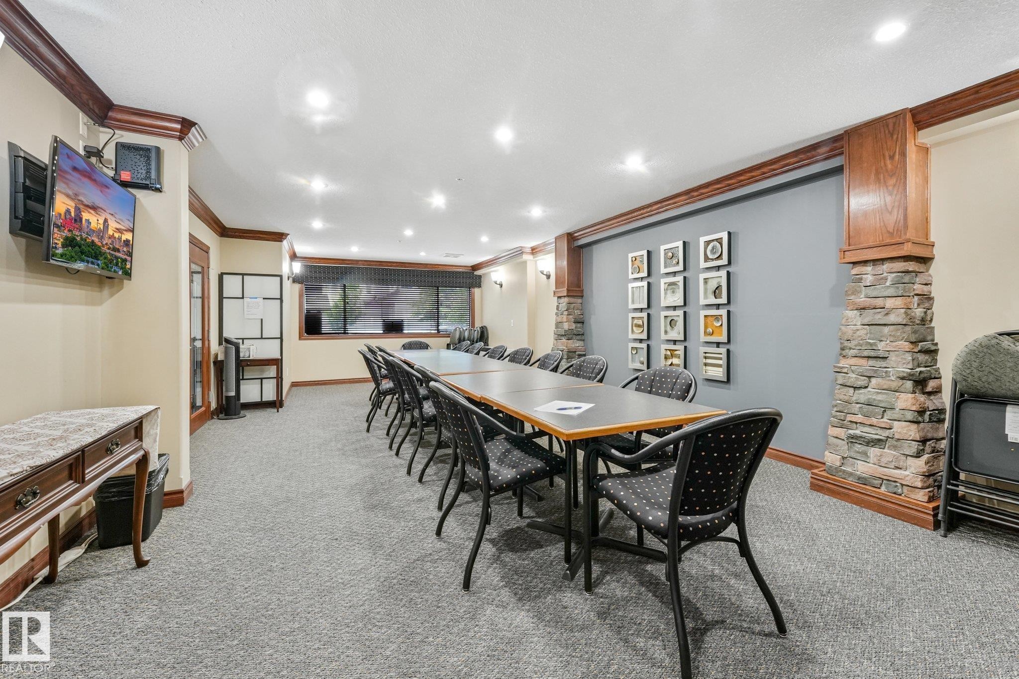 #209 1589 Glastonbury Bv Nw, Edmonton, AB - Indoor