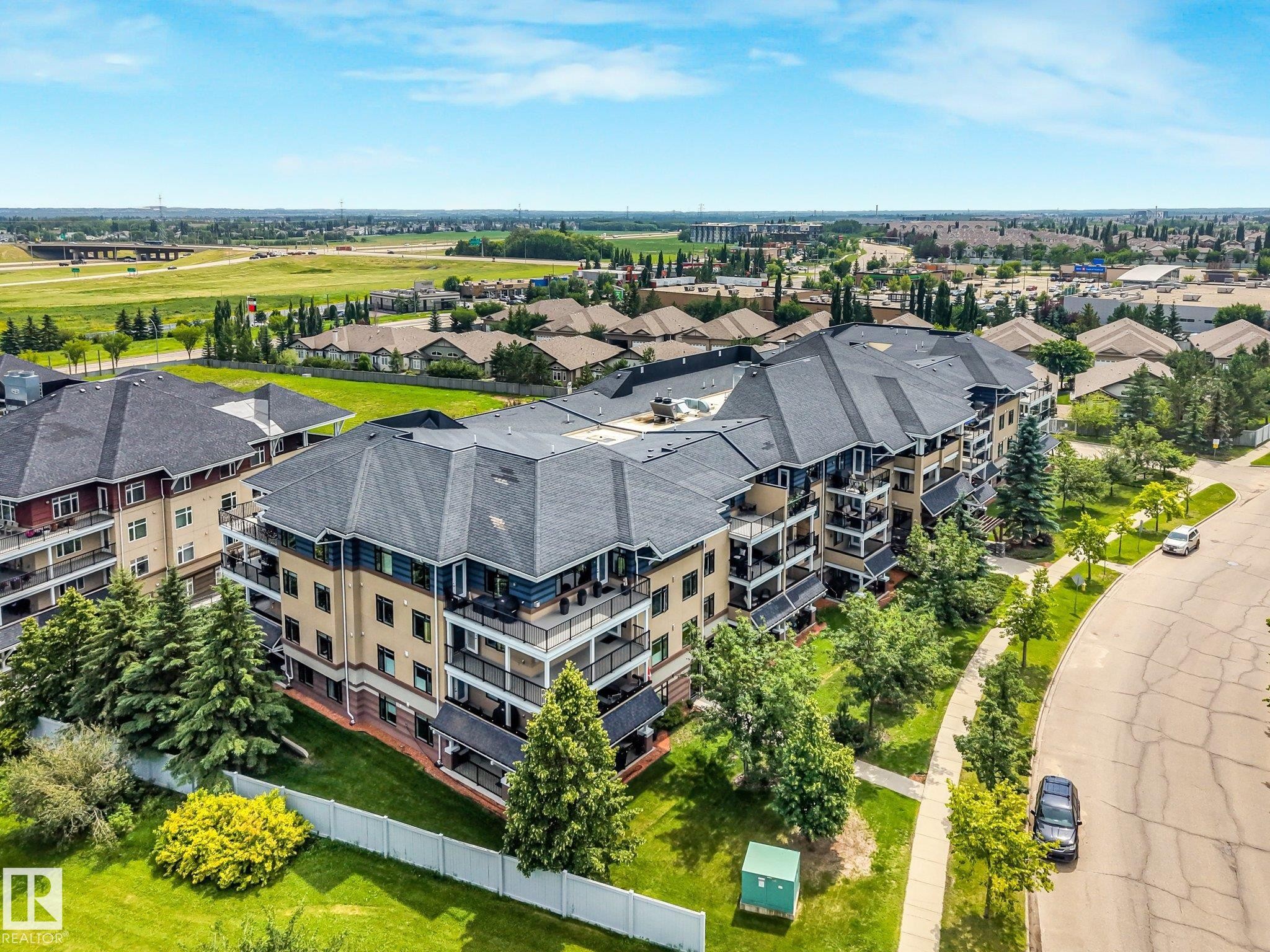 #209 1589 Glastonbury Bv Nw, Edmonton, AB - Outdoor With View
