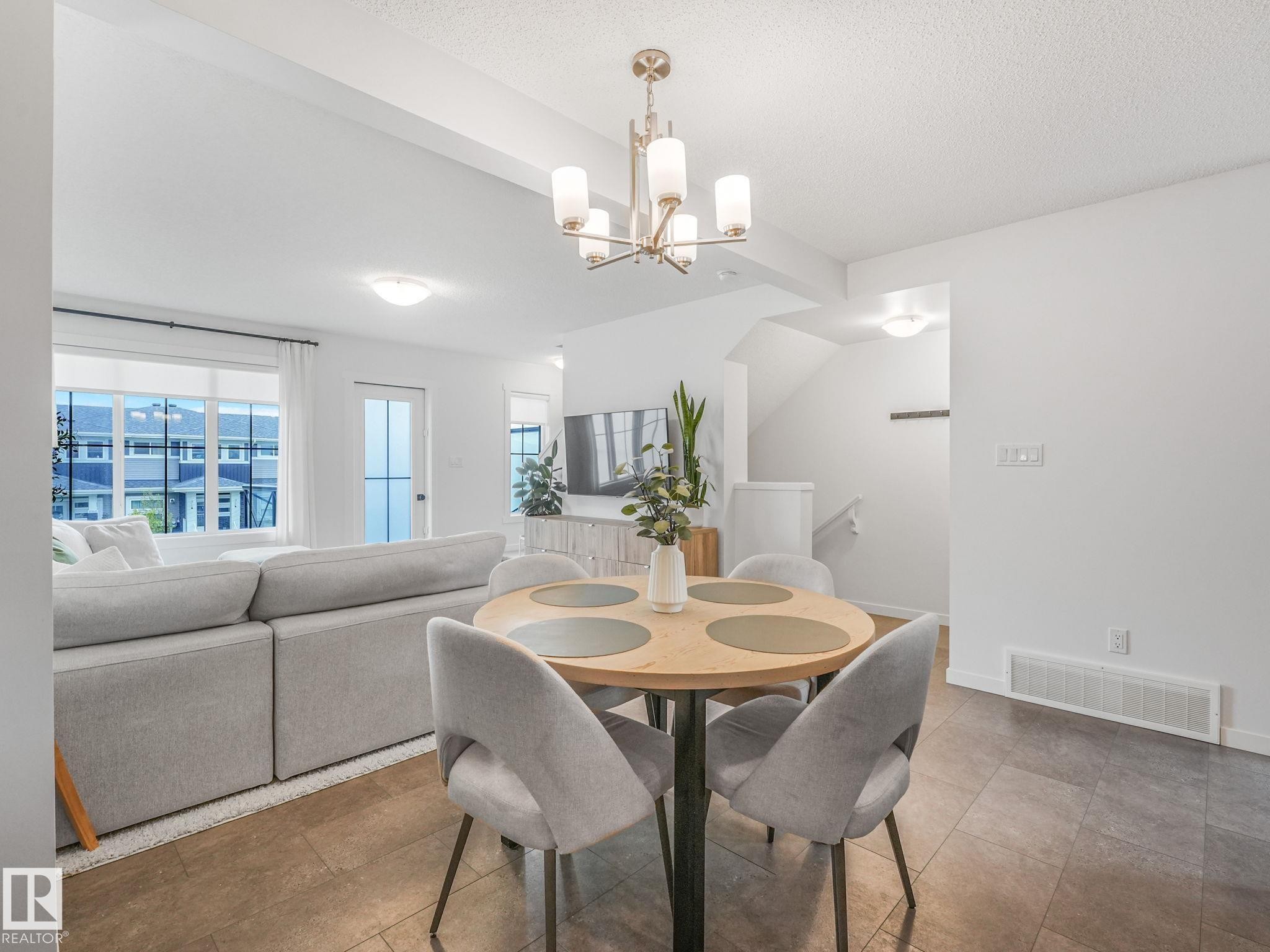 1061 Cy Becker Road Nw, Edmonton, AB - Indoor Photo Showing Dining Room