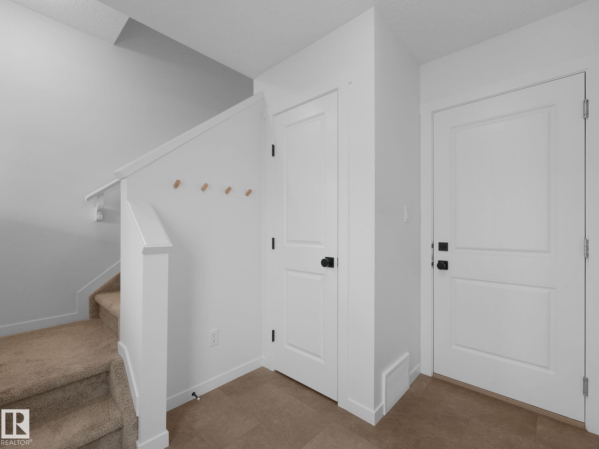 1061 Cy Becker Road Nw, Edmonton, AB - Indoor Photo Showing Other Room
