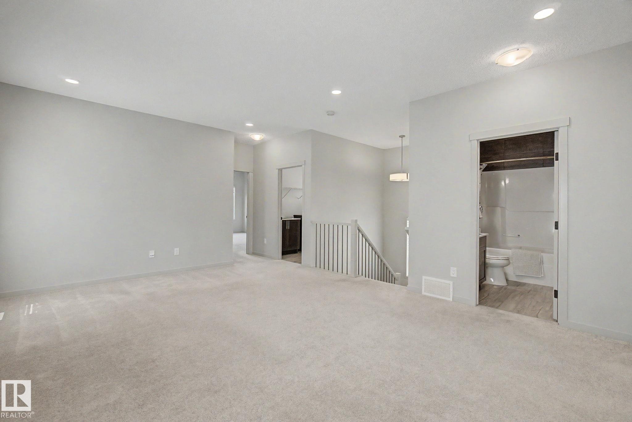 4675 Alwood Way Sw, Edmonton, AB - Indoor