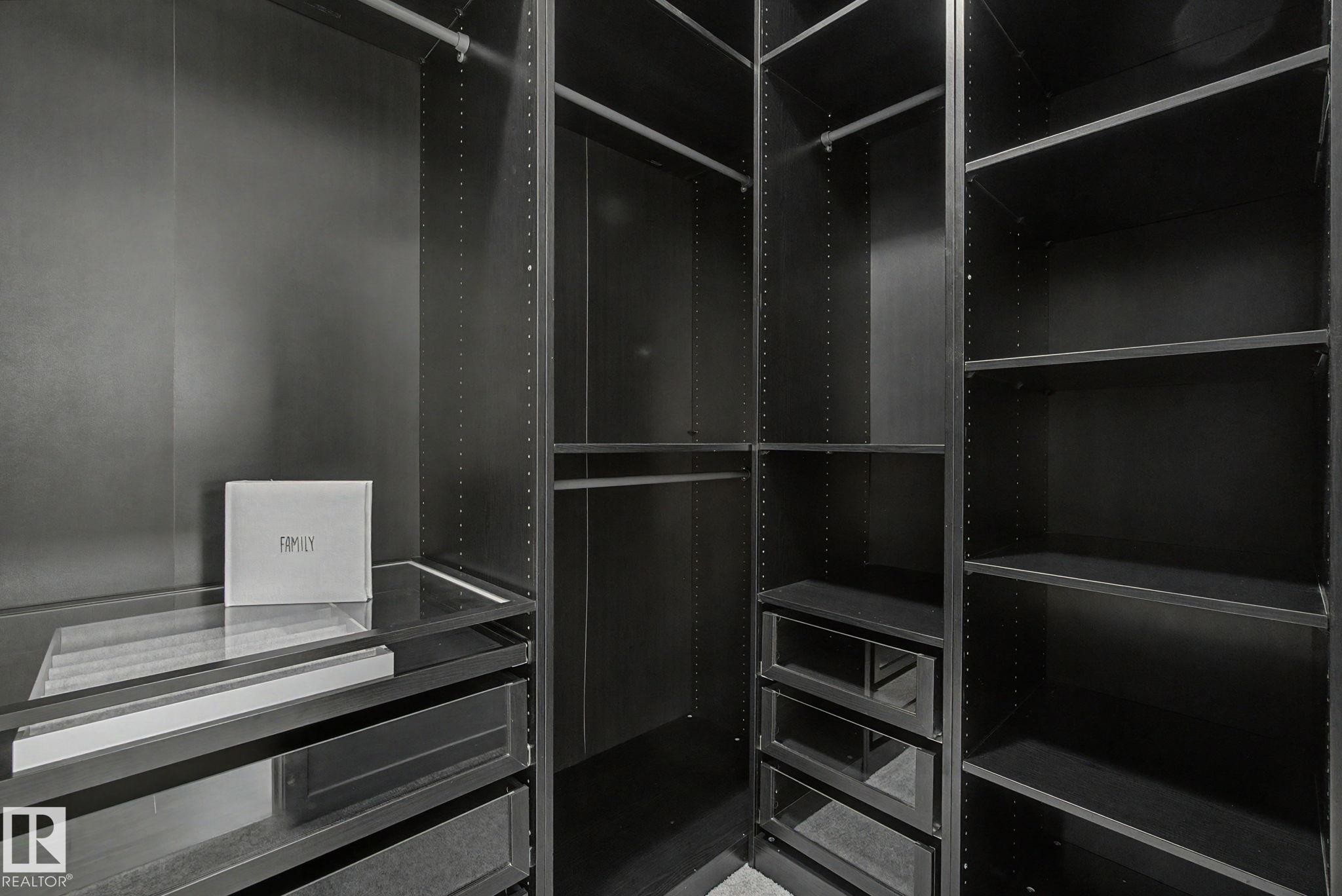 4675 Alwood Way Sw, Edmonton, AB - Indoor With Storage