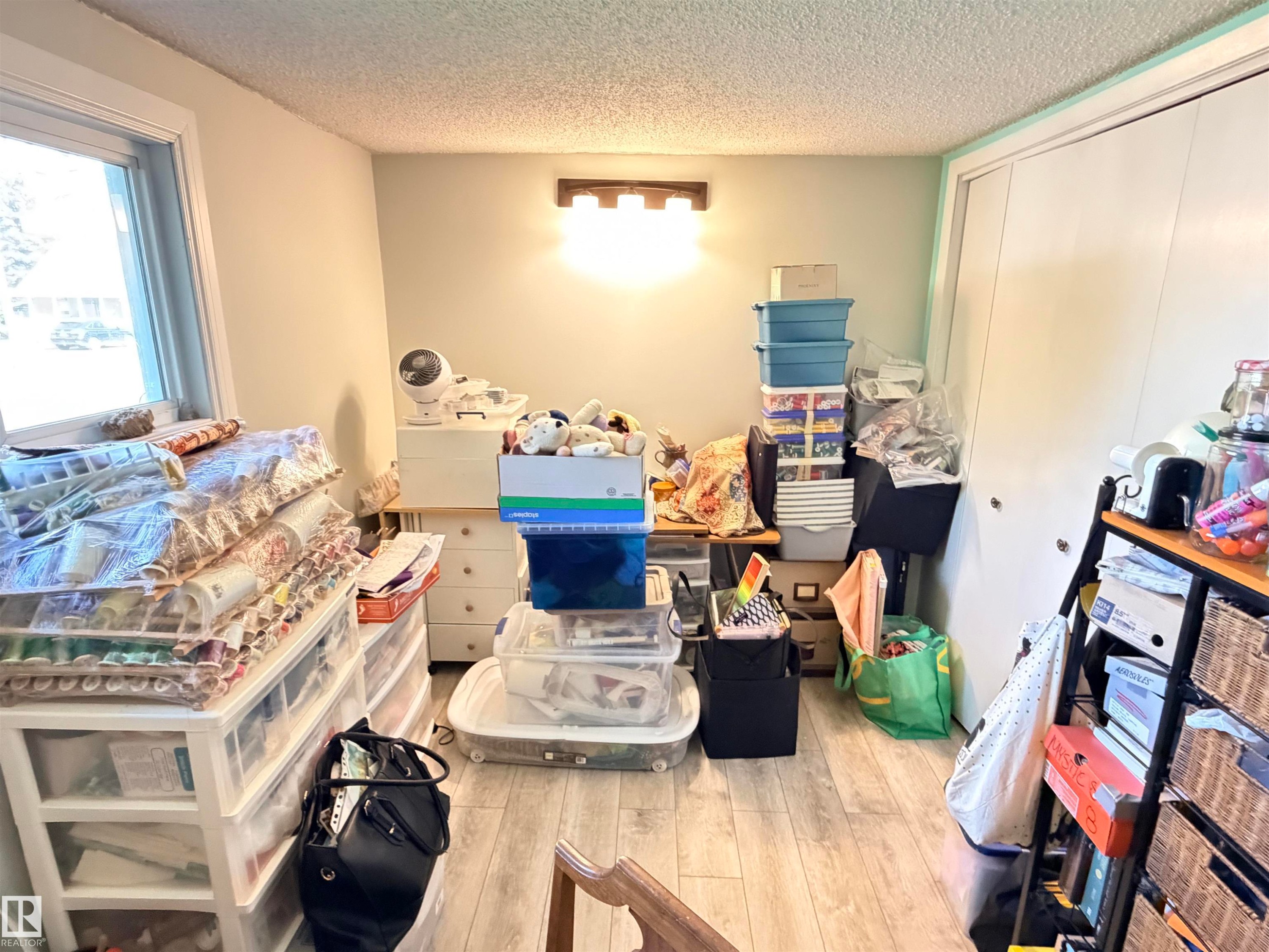 Image quality insufficient for description - 4823 49 Street, Clyde, AB - Indoor