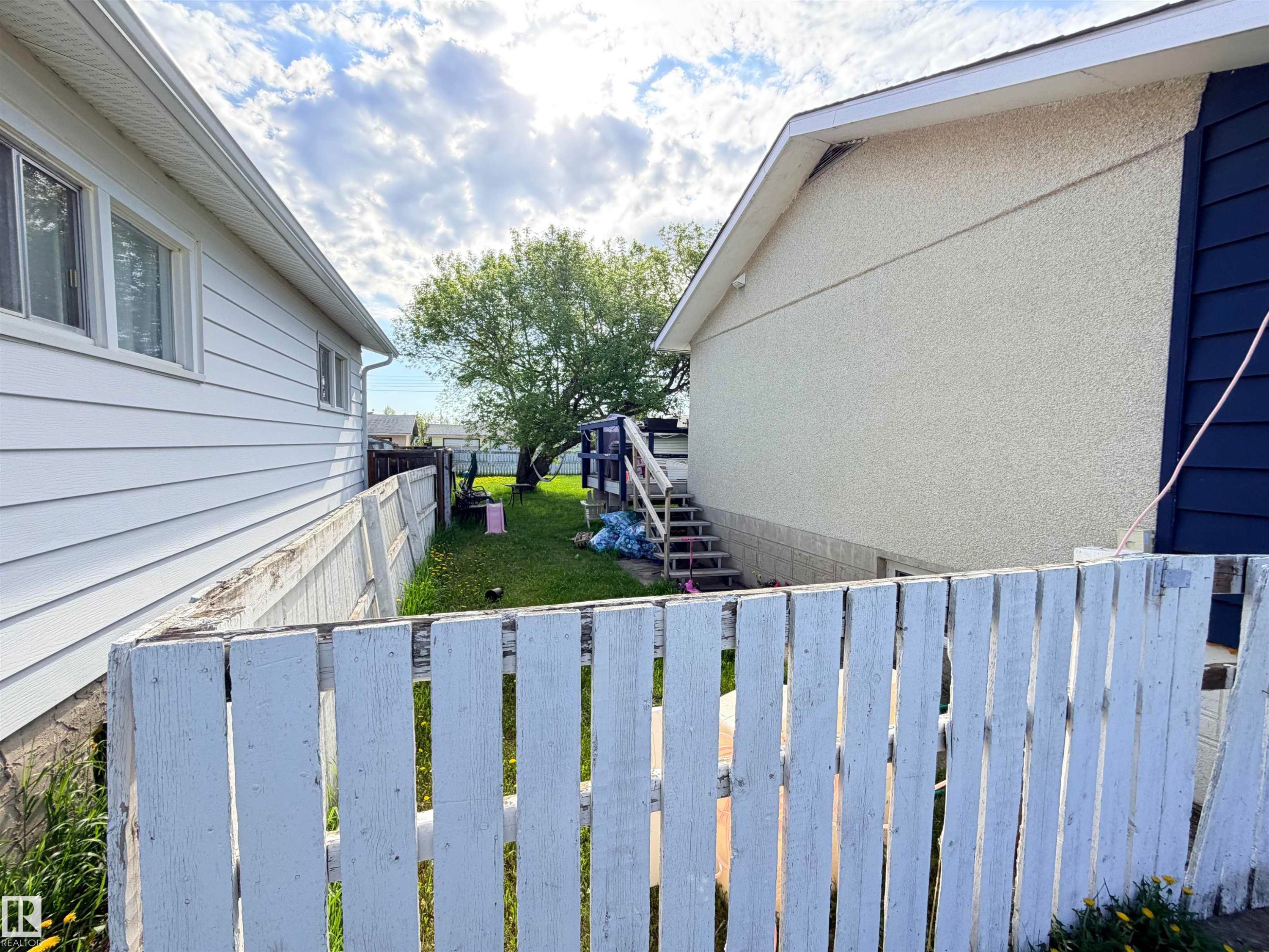 Image quality insufficient for description - 4823 49 Street, Clyde, AB - Outdoor With Exterior