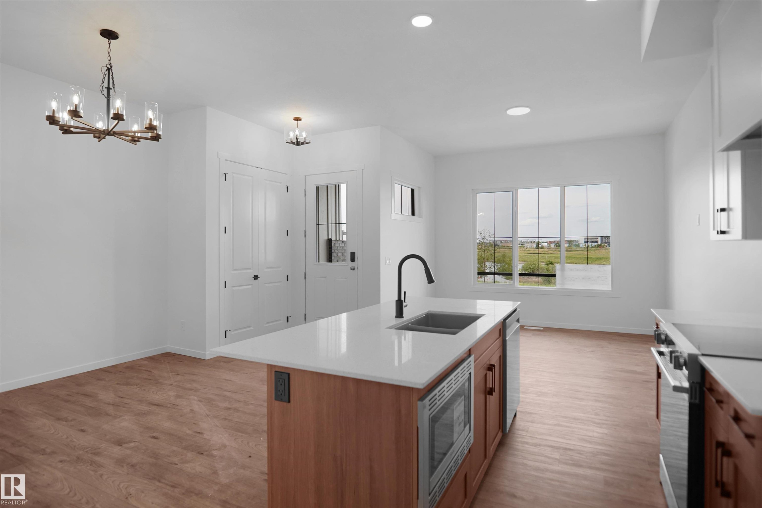 7523 Observer Lane Nw, Edmonton, AB - Indoor Photo Showing Kitchen With Double Sink