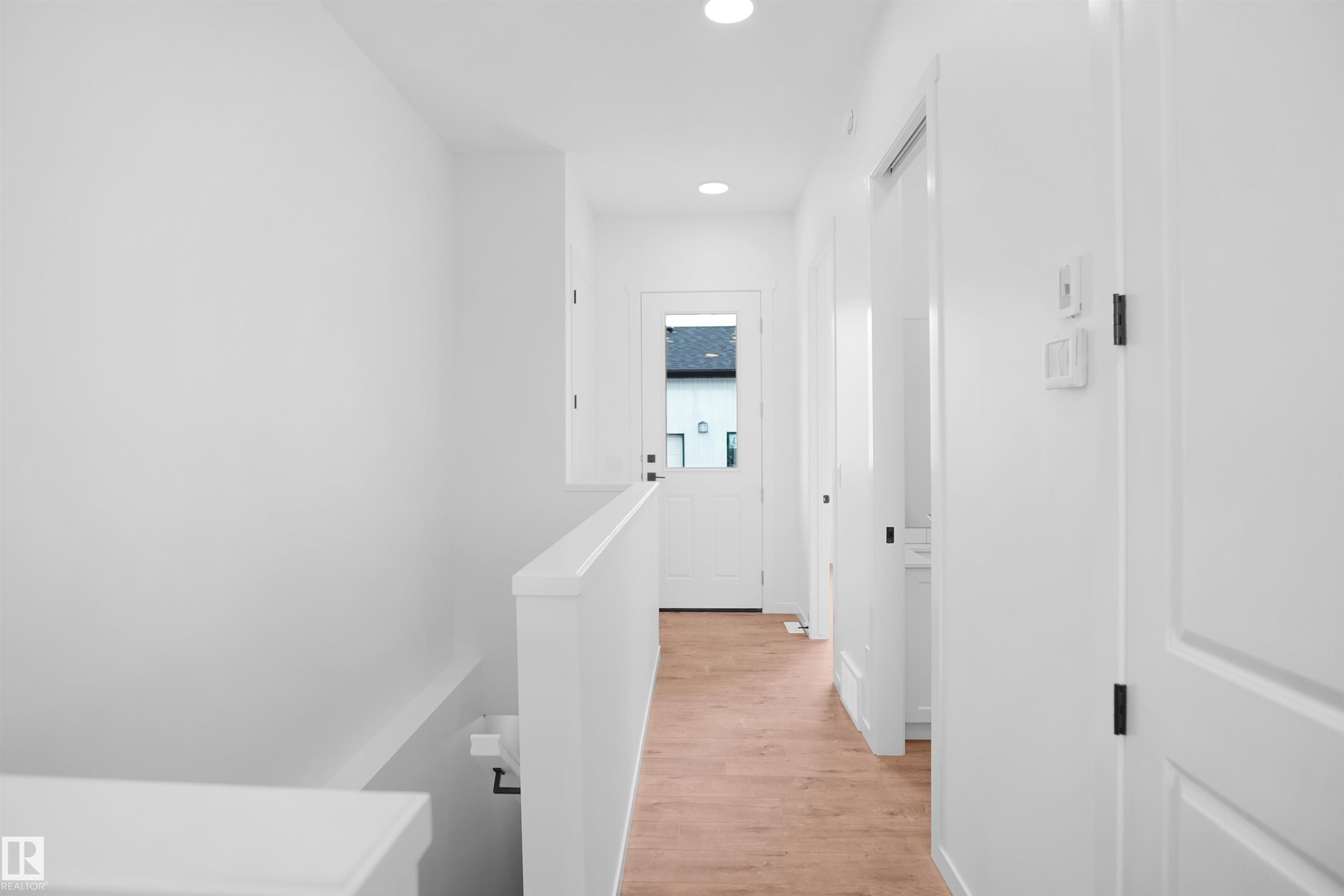 7523 Observer Lane Nw, Edmonton, AB - Indoor Photo Showing Other Room