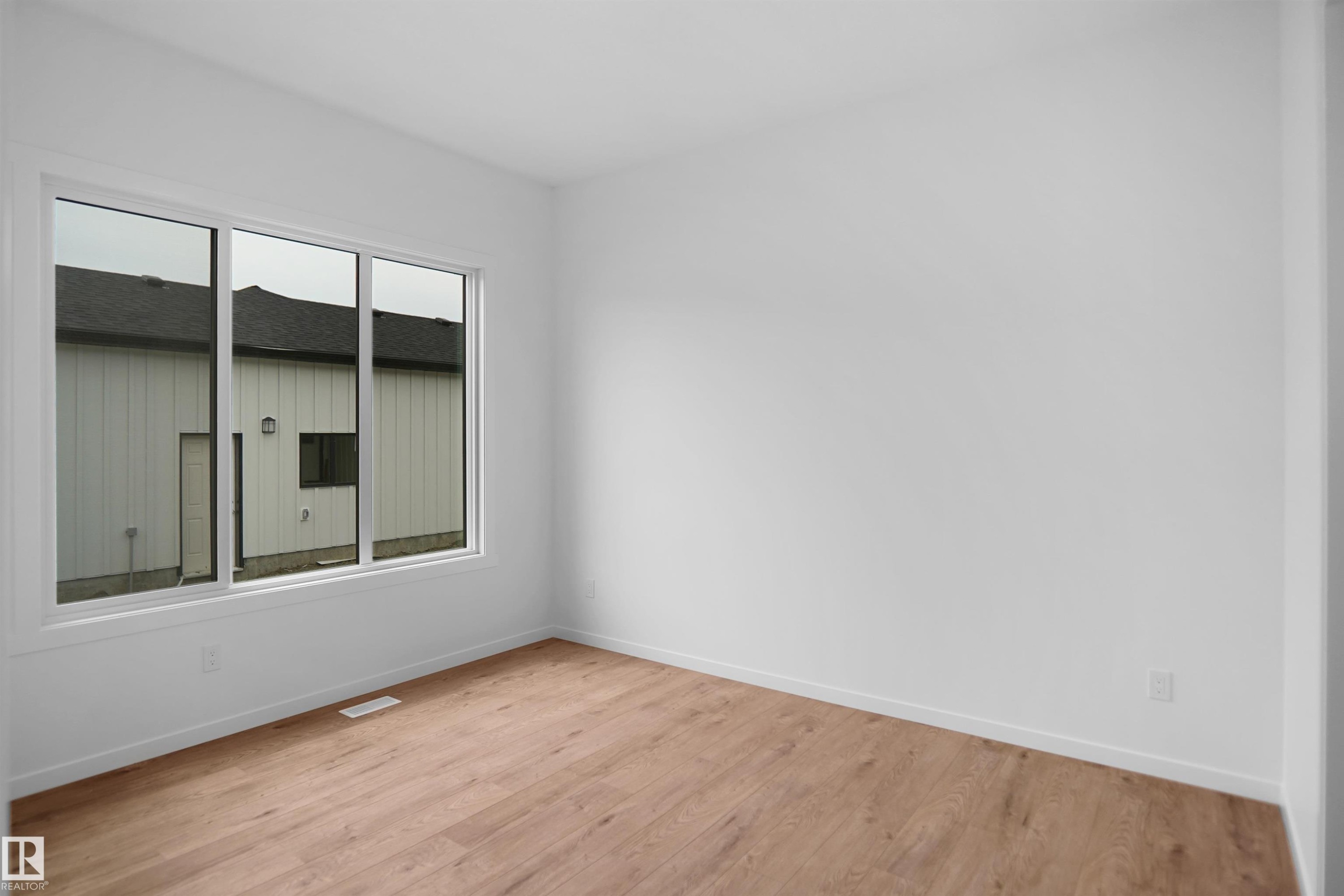 7523 Observer Lane Nw, Edmonton, AB - Indoor Photo Showing Other Room