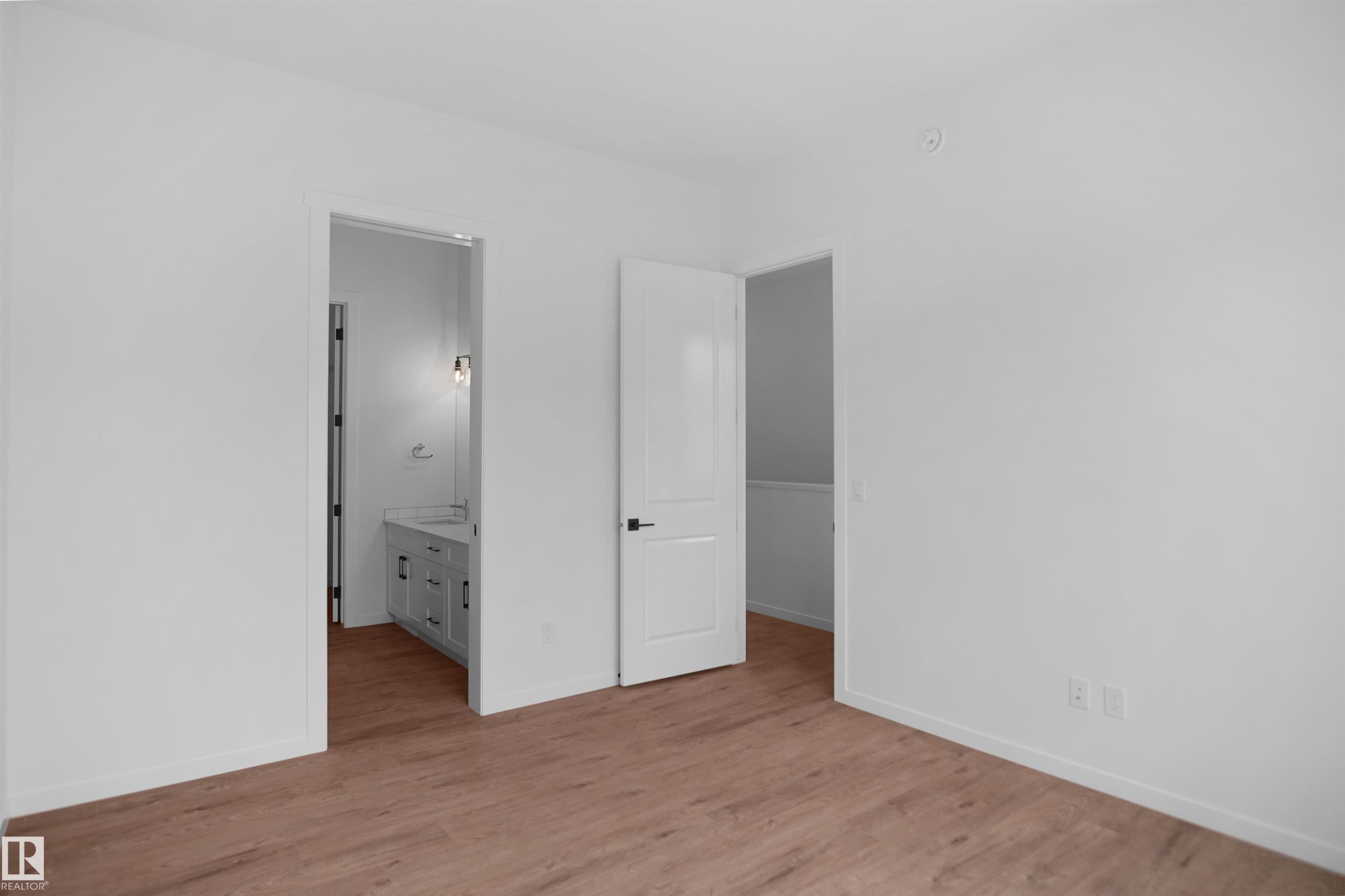 7523 Observer Lane Nw, Edmonton, AB - Indoor Photo Showing Other Room