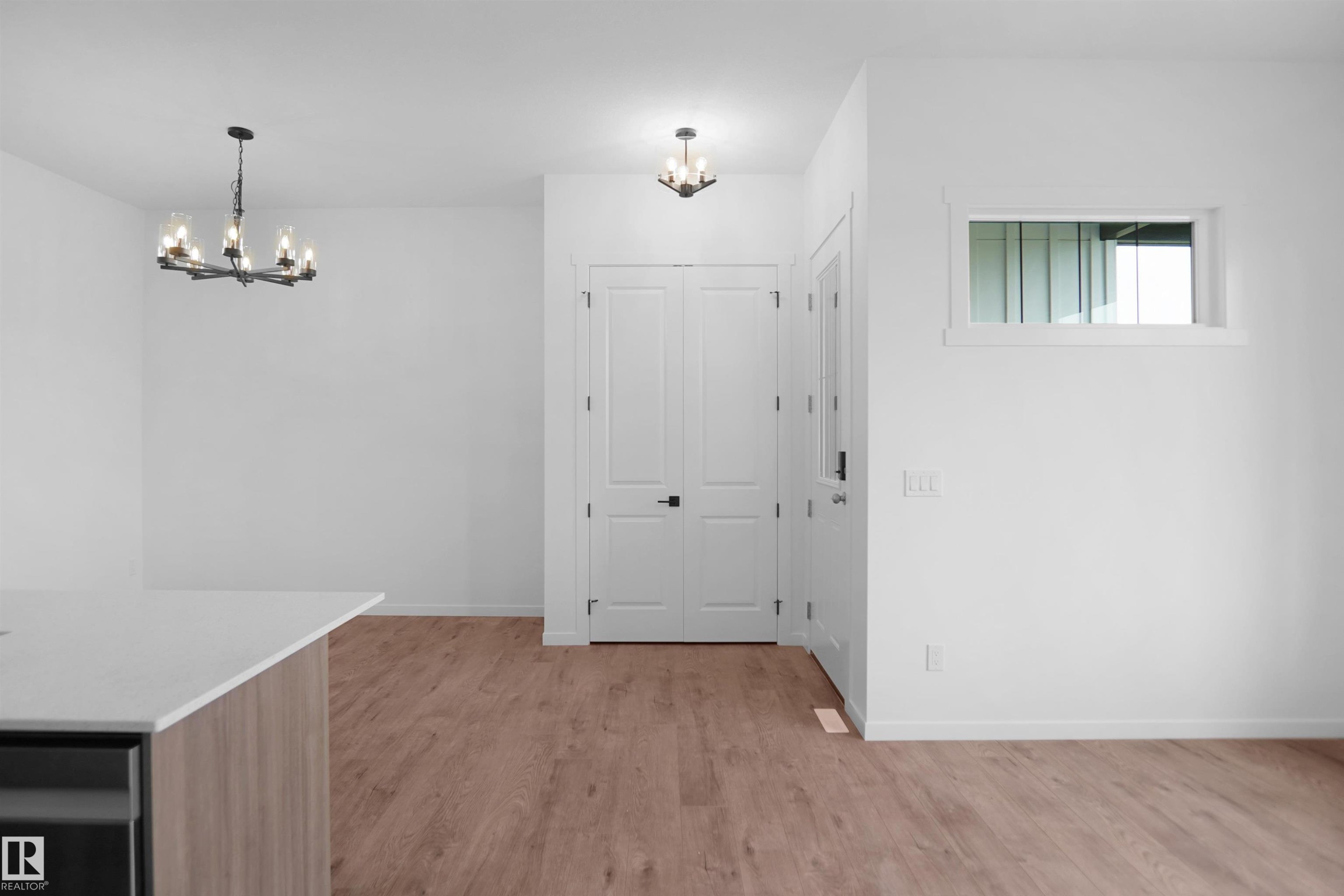 7523 Observer Lane Nw, Edmonton, AB - Indoor Photo Showing Other Room