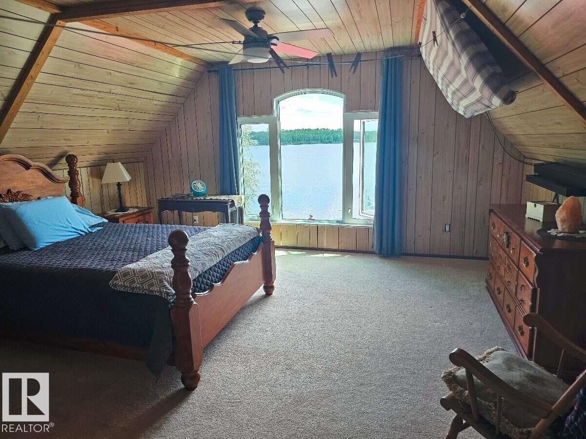 57230 Range Road 25, Rural Barrhead County, AB - Indoor Photo Showing Bedroom