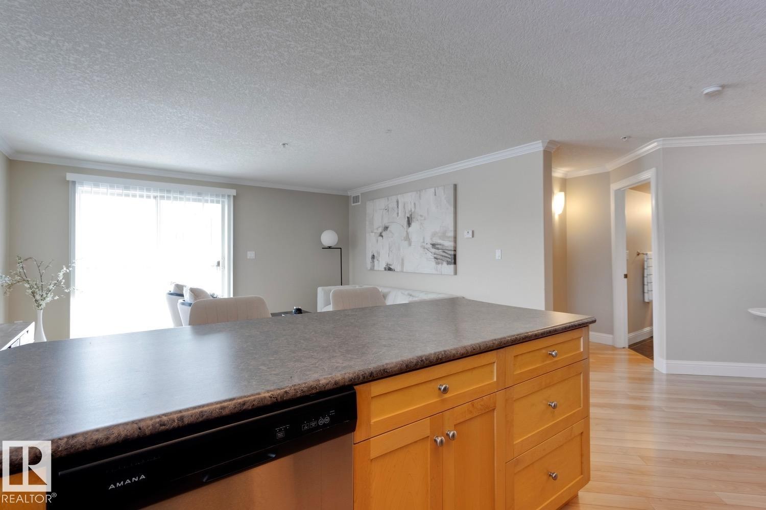 #207 14612 125 St Nw, Edmonton, AB - Indoor Photo Showing Kitchen