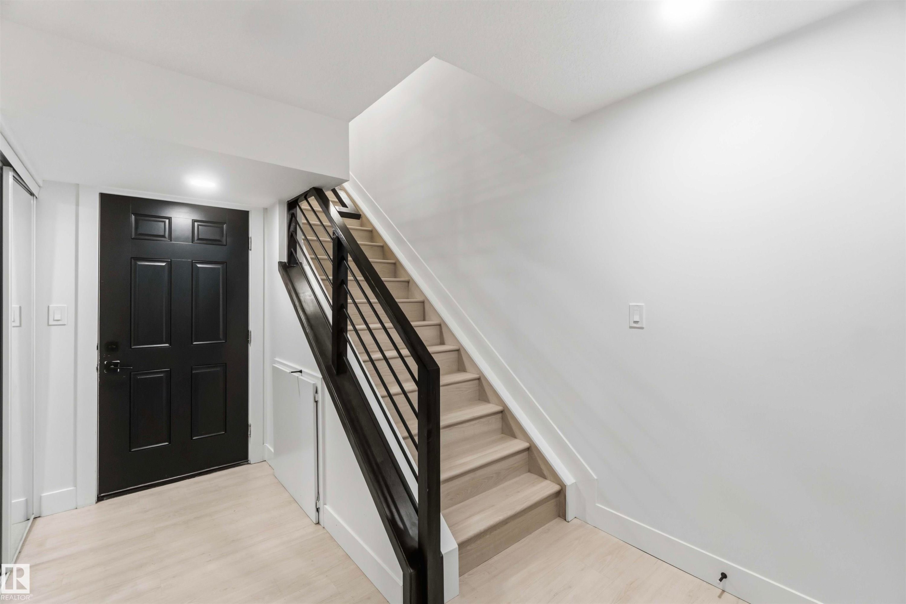 Welcome to #67 230 Edgemont Road NW - #67 230 Edgemont Rd Nw, Edmonton, AB - Indoor Photo Showing Other Room