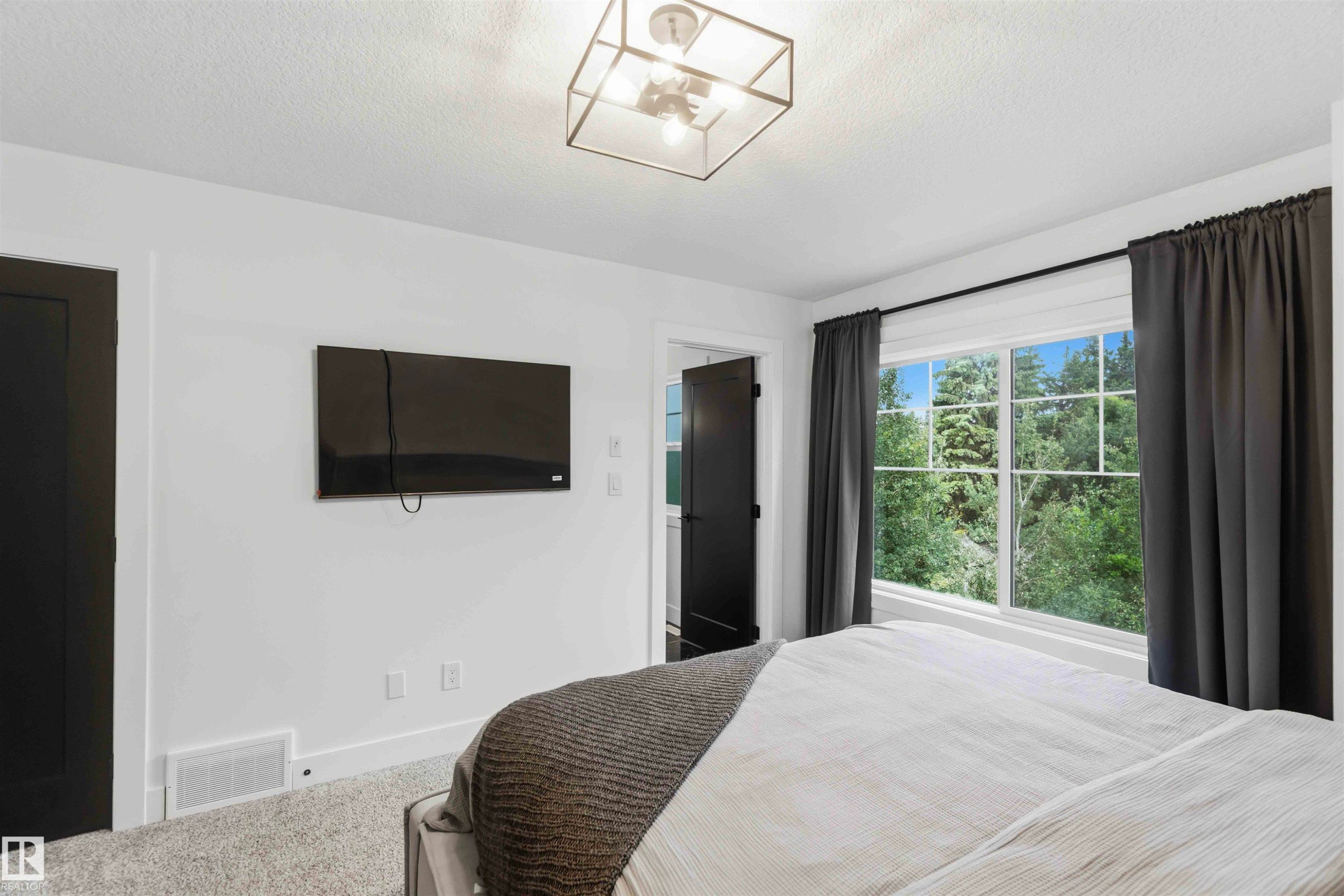 Welcome to #67 230 Edgemont Road NW - #67 230 Edgemont Rd Nw, Edmonton, AB - Indoor Photo Showing Bedroom