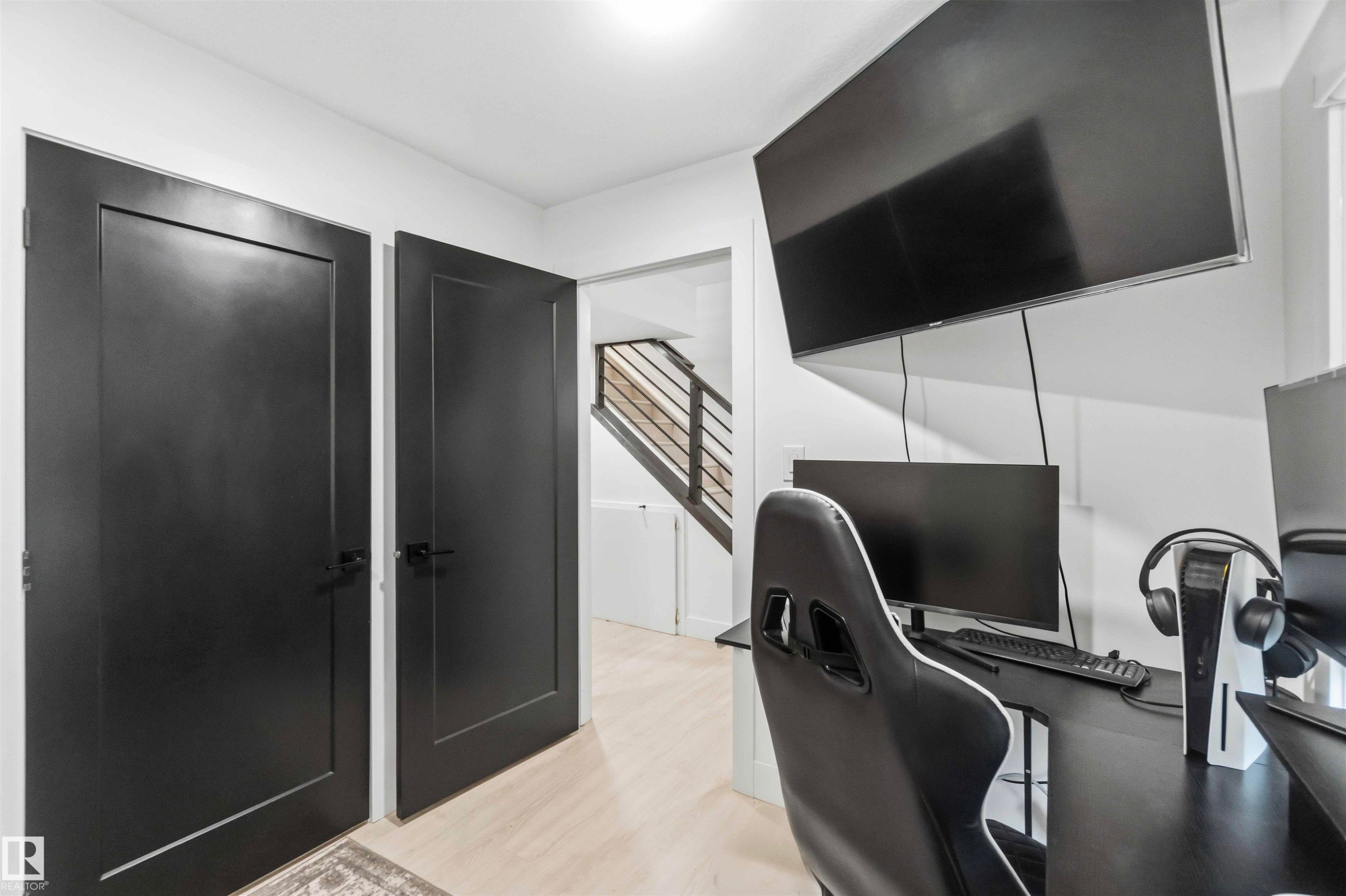 Welcome to #67 230 Edgemont Road NW - #67 230 Edgemont Rd Nw, Edmonton, AB - Indoor Photo Showing Office