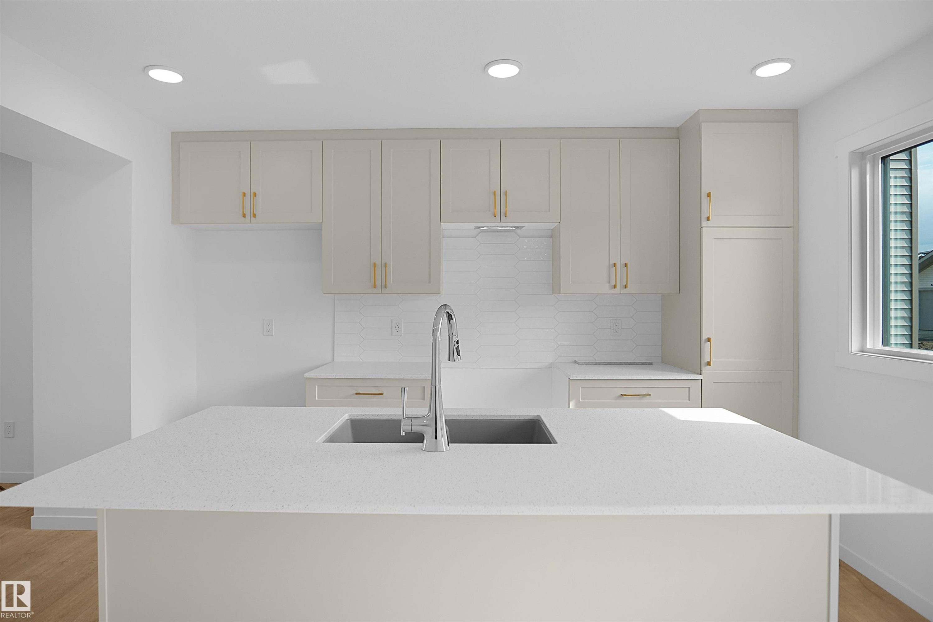 2135 210 Street Nw, Edmonton, AB - Indoor Photo Showing Kitchen