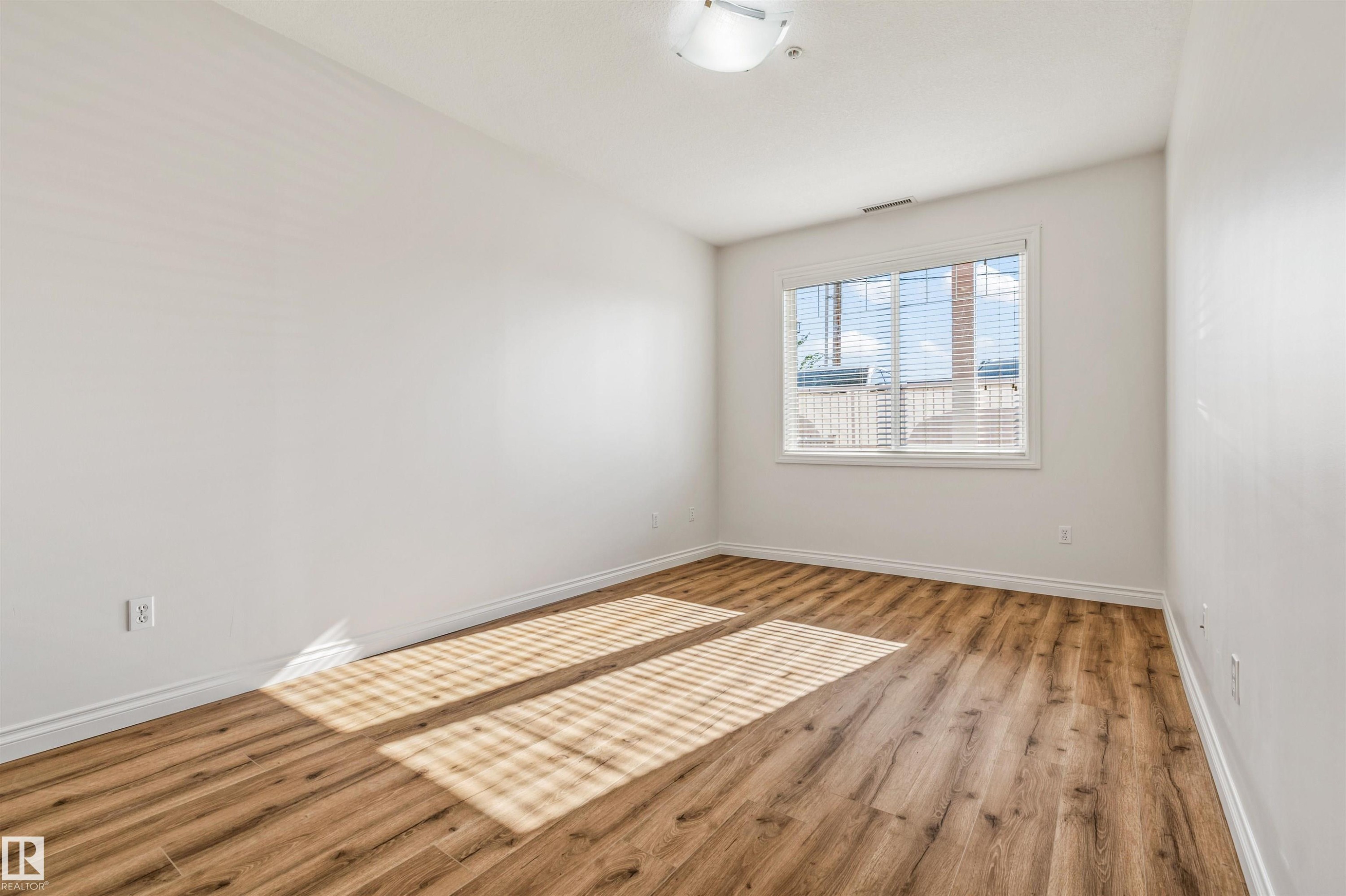 #110 5211 50 St, Stony Plain, AB - Indoor Photo Showing Other Room