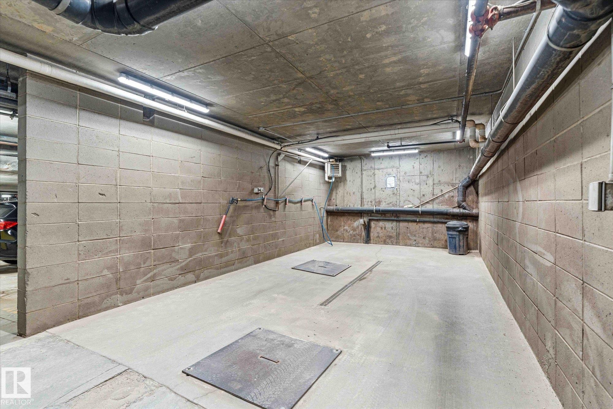 #110 5211 50 St, Stony Plain, AB - Indoor Photo Showing Garage