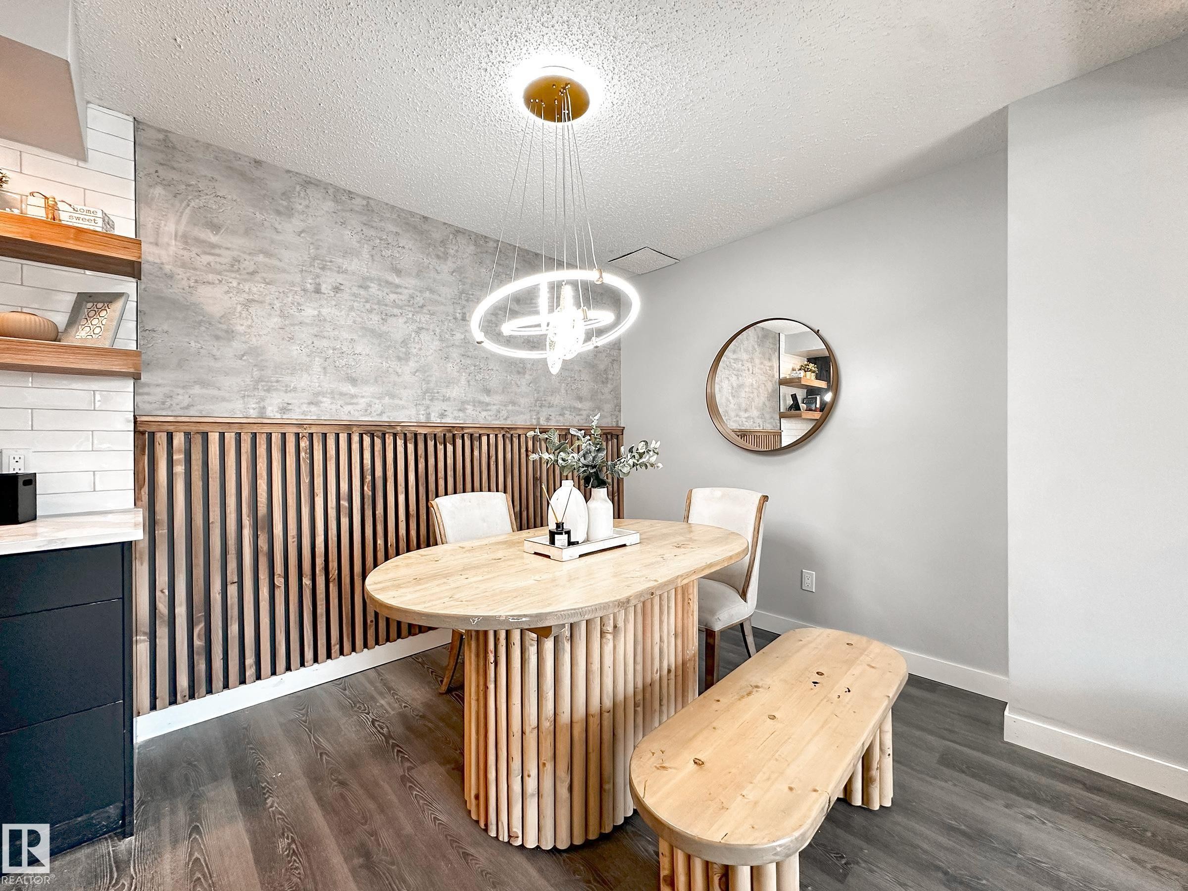 862 Erin Place Nw, Edmonton, AB - Indoor Photo Showing Dining Room