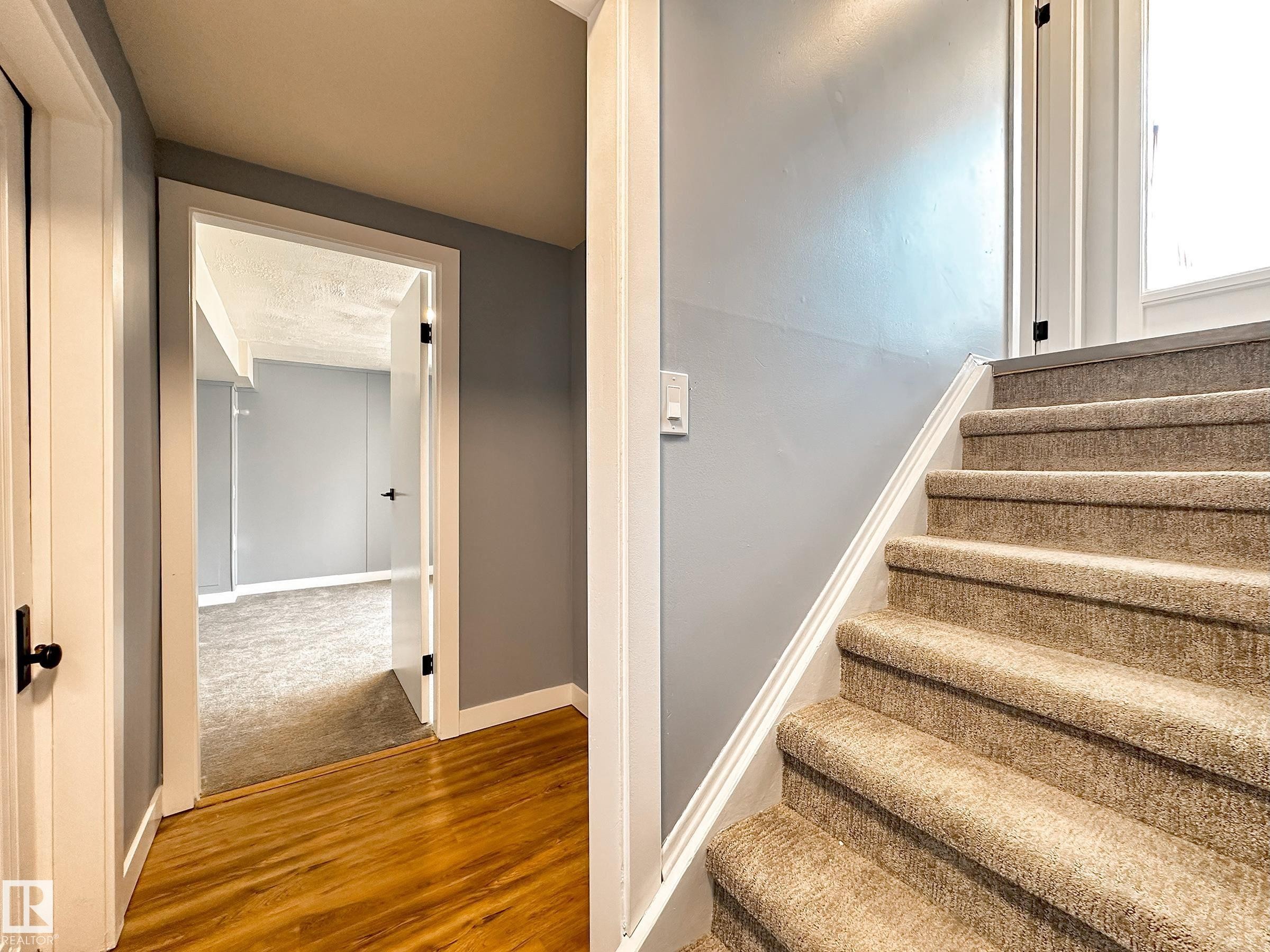 862 Erin Place Nw, Edmonton, AB - Indoor Photo Showing Other Room