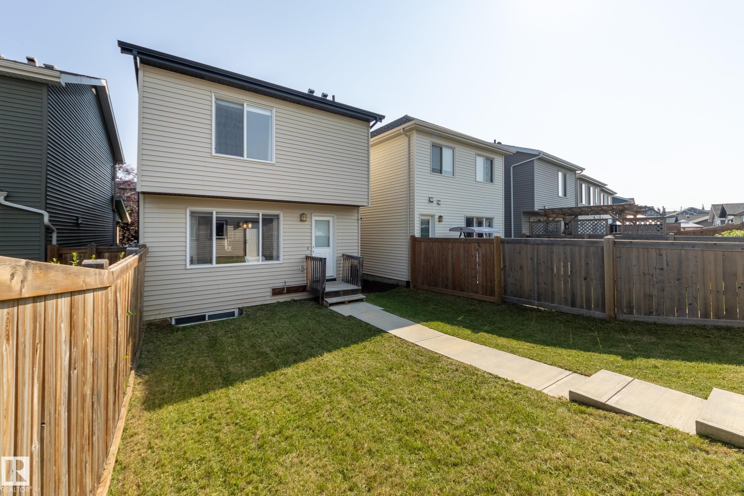 1241 Chappelle Boulevard Sw, Edmonton, AB - Outdoor