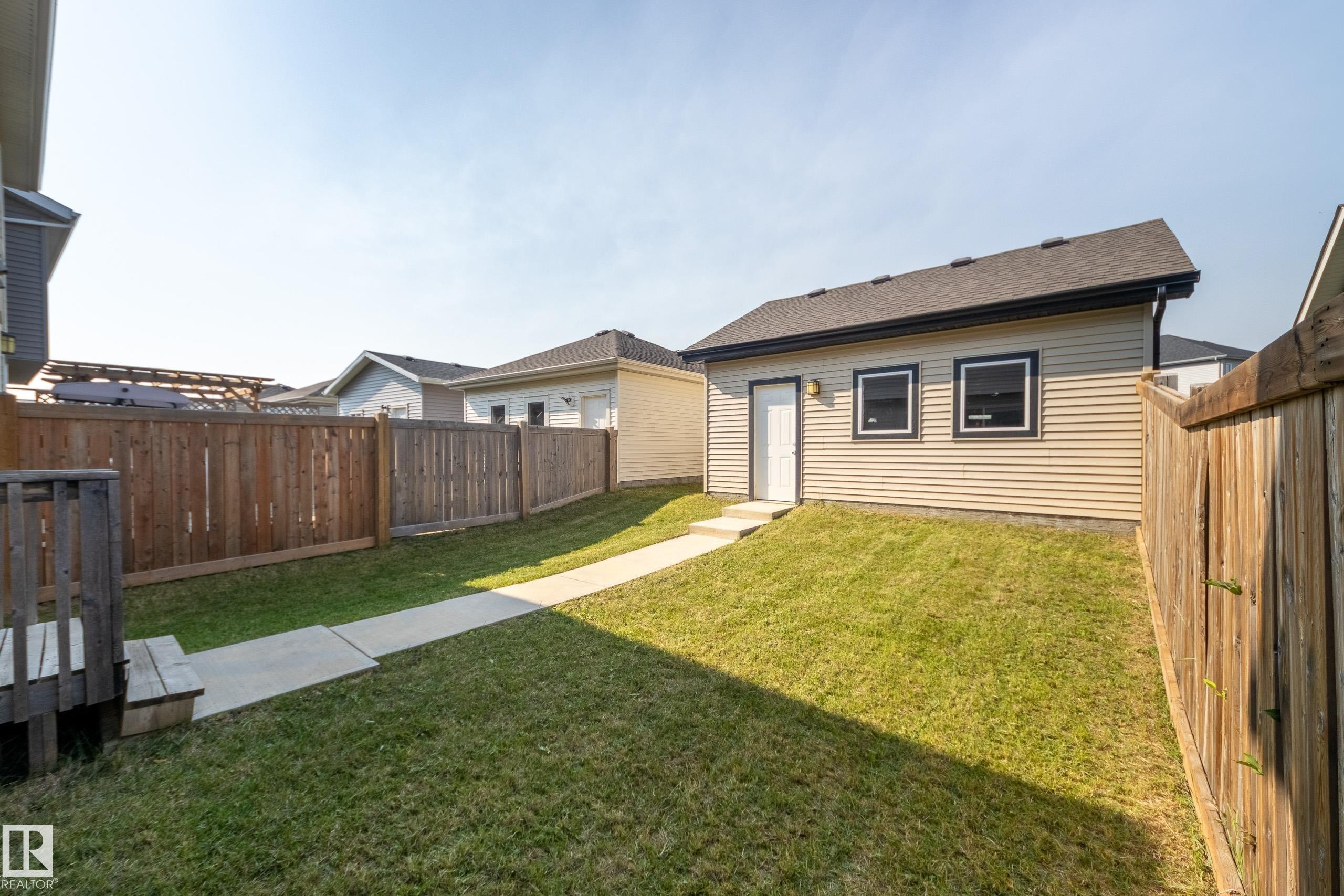 1241 Chappelle Boulevard Sw, Edmonton, AB - Outdoor