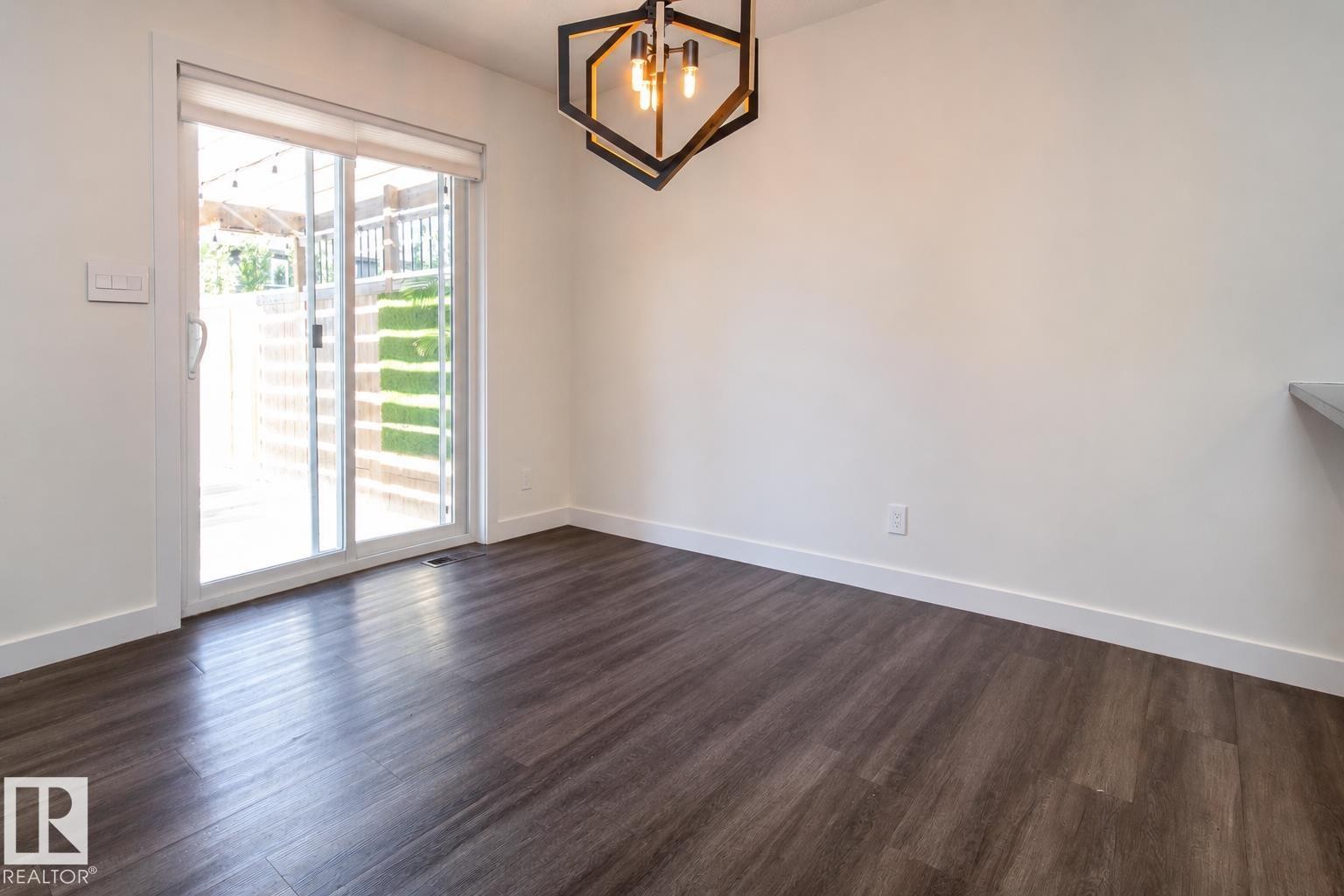 8916 217 Street Nw, Edmonton, AB - Indoor Photo Showing Other Room