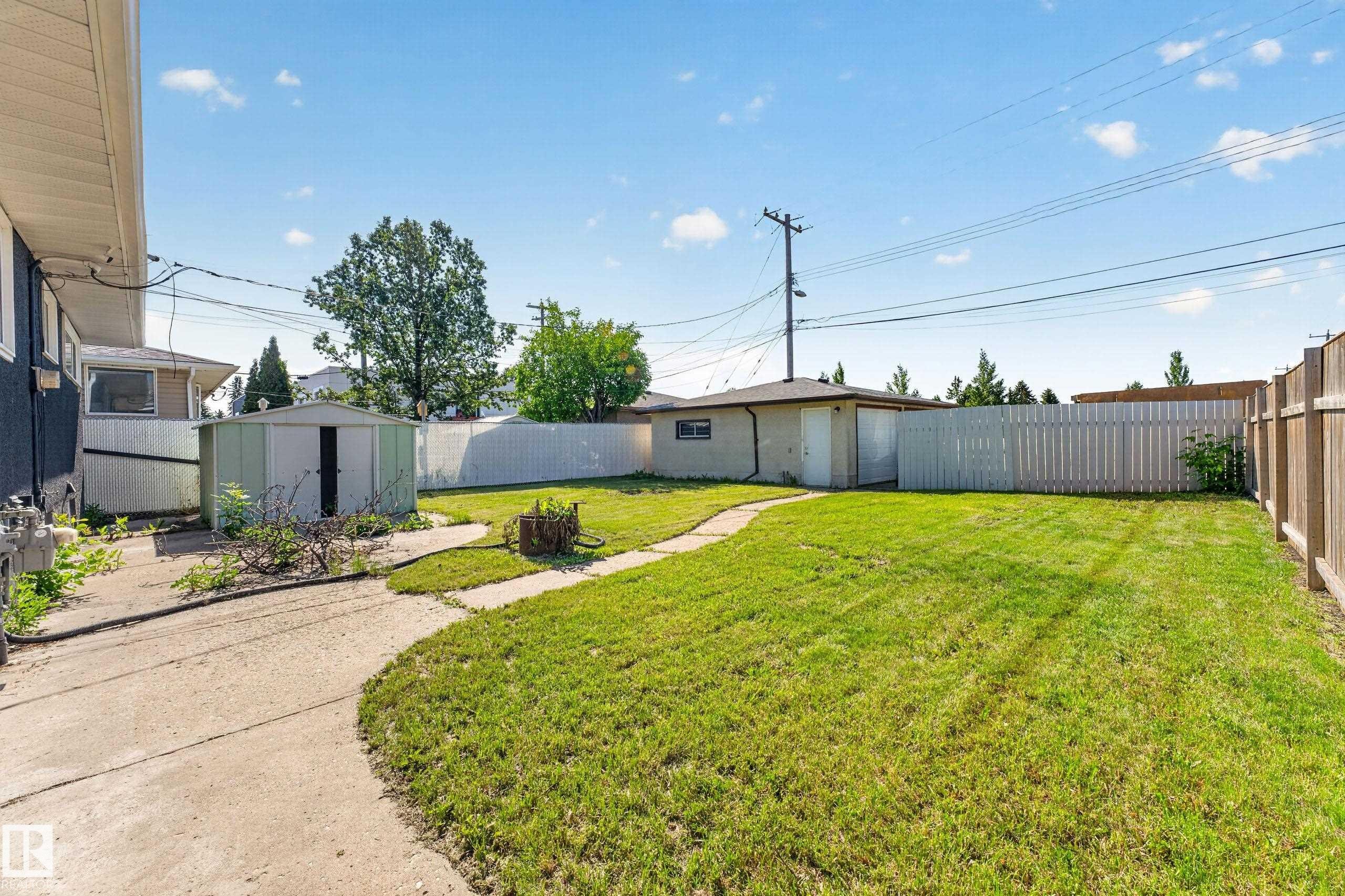 6011 93A Avenue Nw, Edmonton, AB - Outdoor