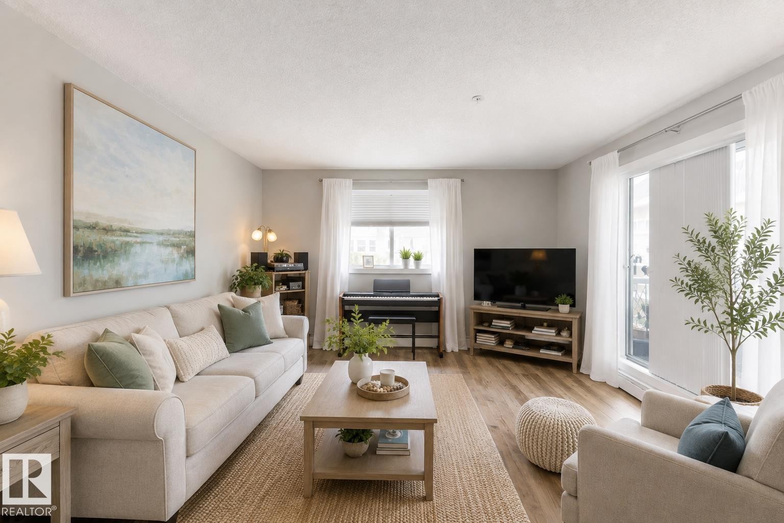 #329 17447 98A Av Nw, Edmonton, AB - Indoor Photo Showing Living Room