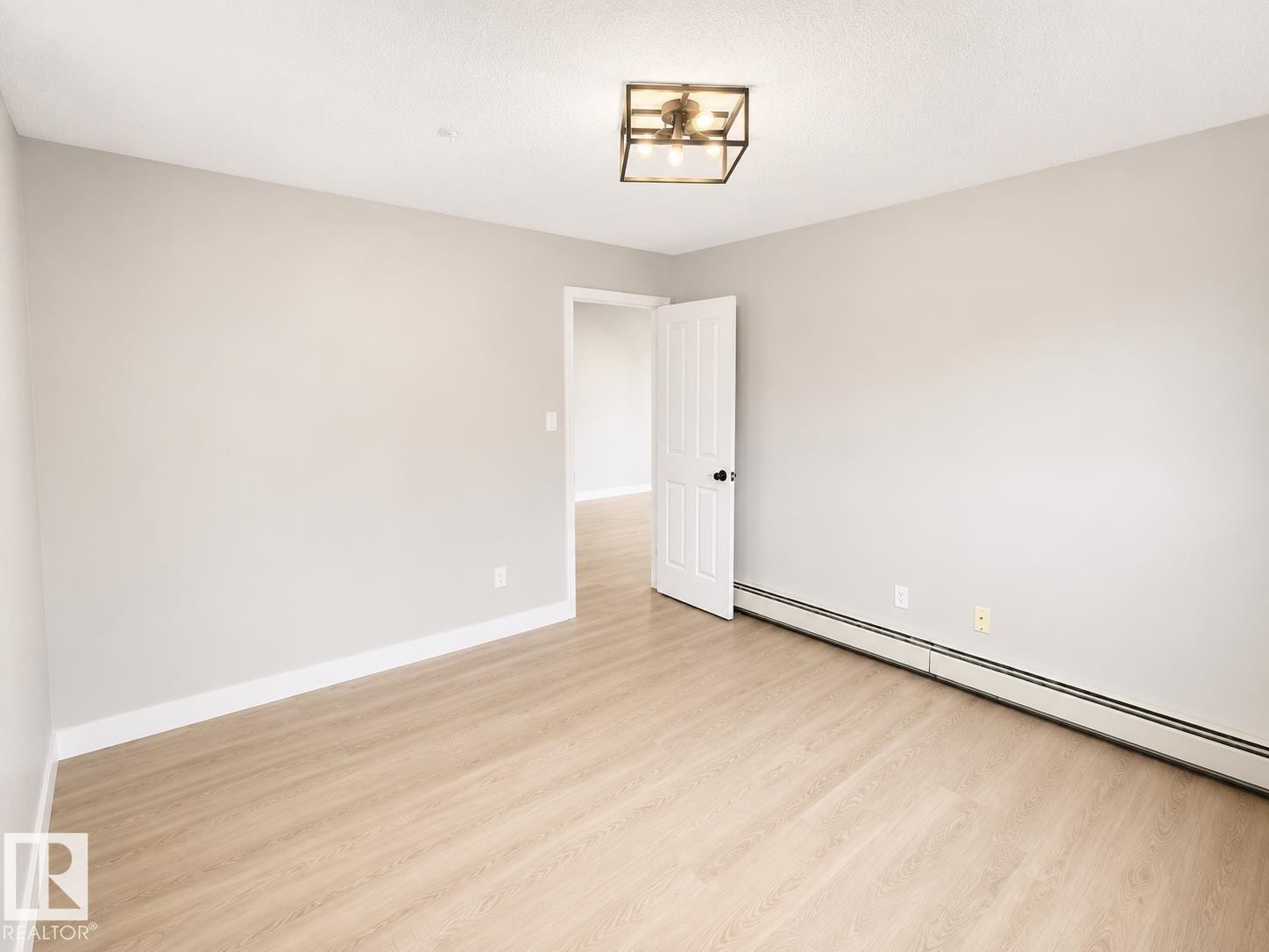 #329 17447 98A Av Nw, Edmonton, AB - Indoor Photo Showing Other Room