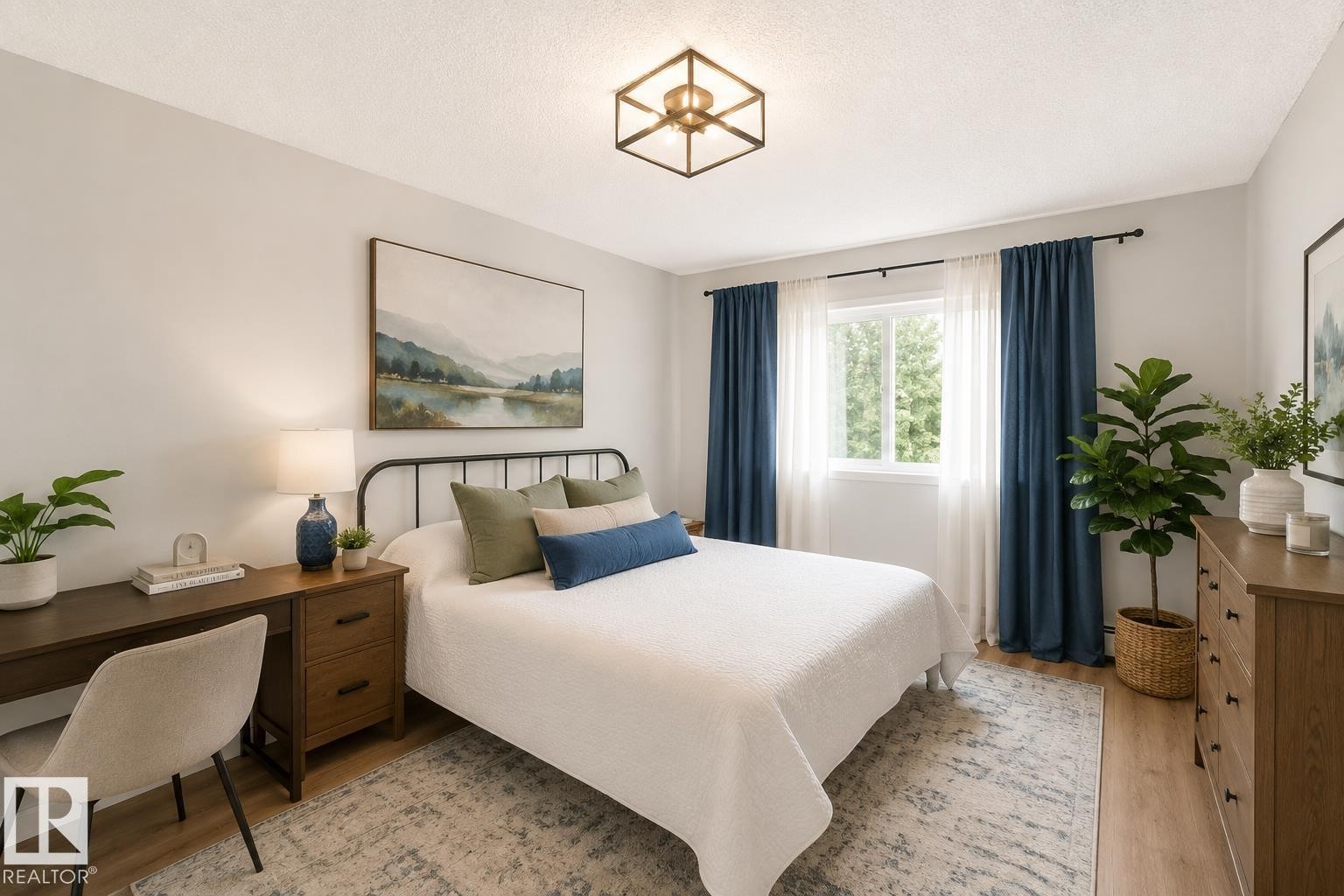 #329 17447 98A Av Nw, Edmonton, AB - Indoor Photo Showing Bedroom