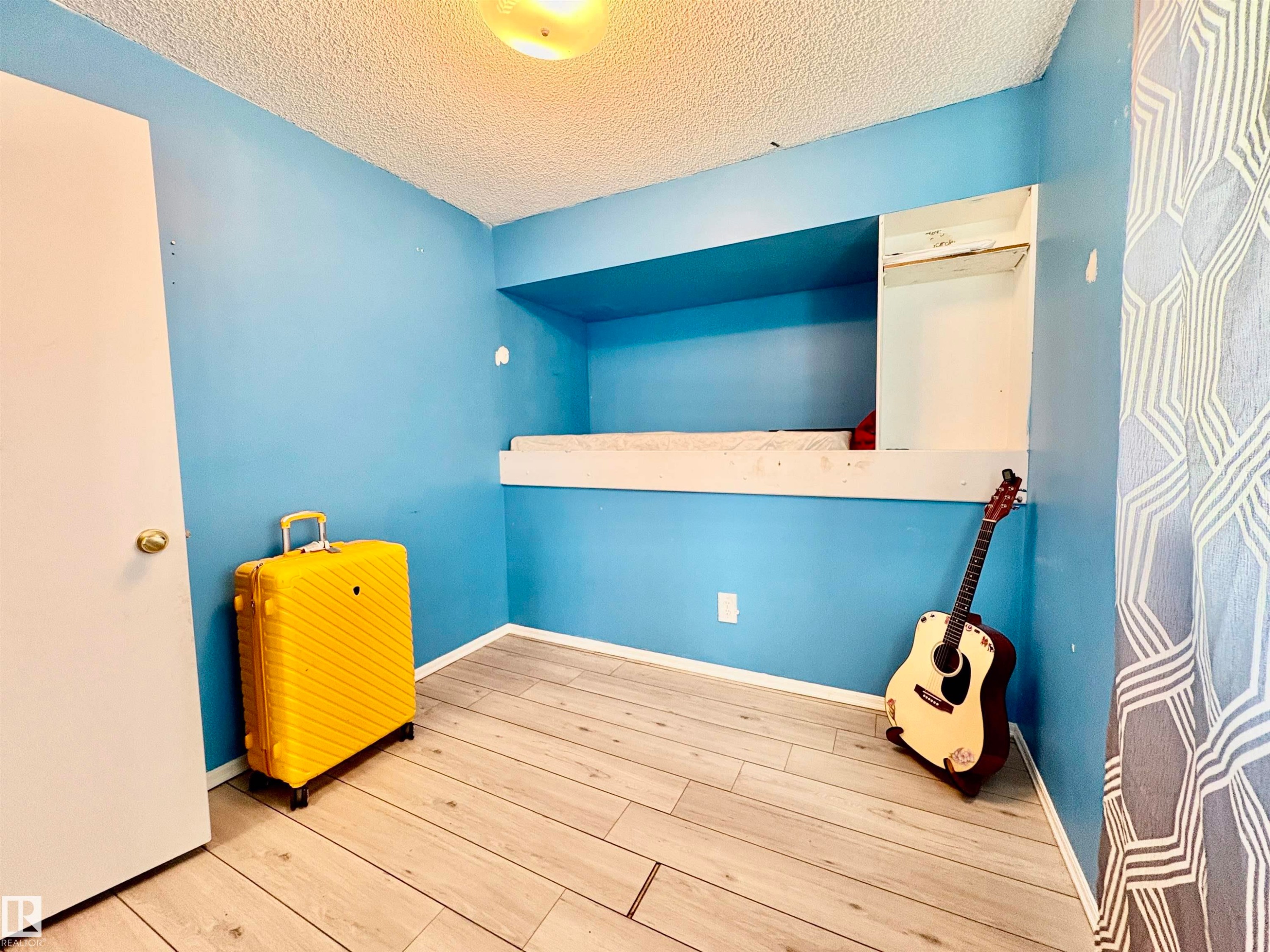 325 Kline Crescent Nw, Edmonton, AB - Indoor