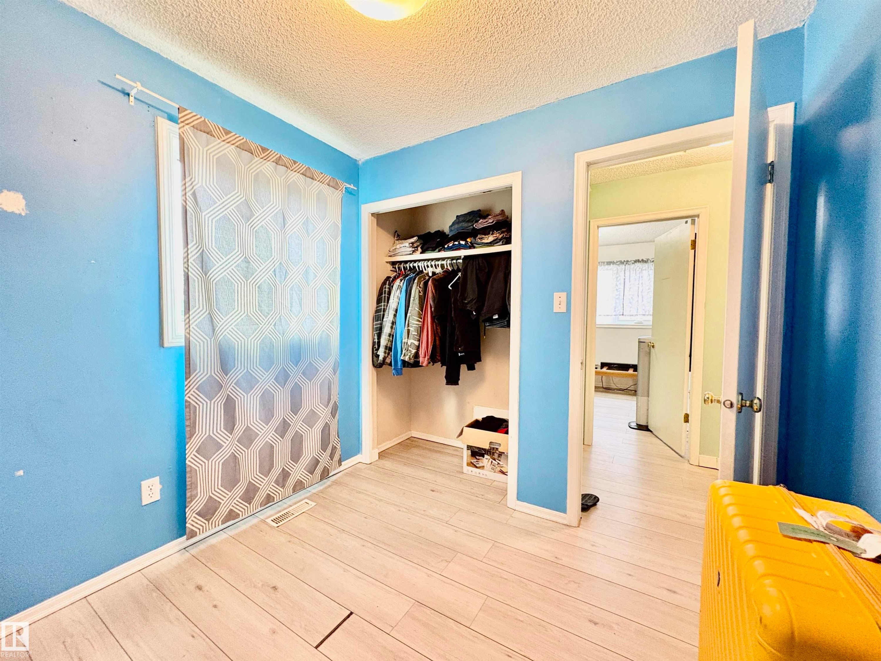 325 Kline Crescent Nw, Edmonton, AB - Indoor