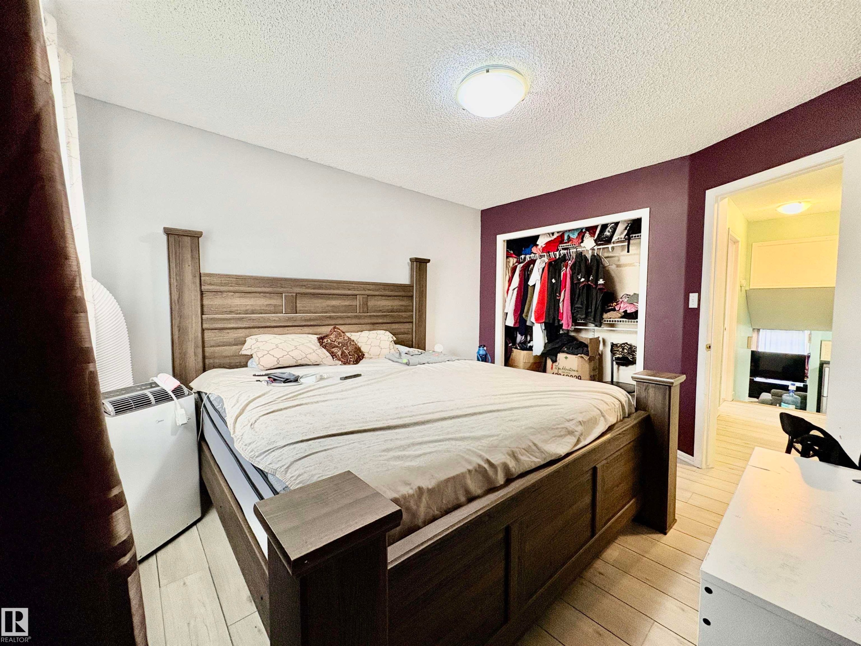 325 Kline Crescent Nw, Edmonton, AB - Indoor Photo Showing Bedroom