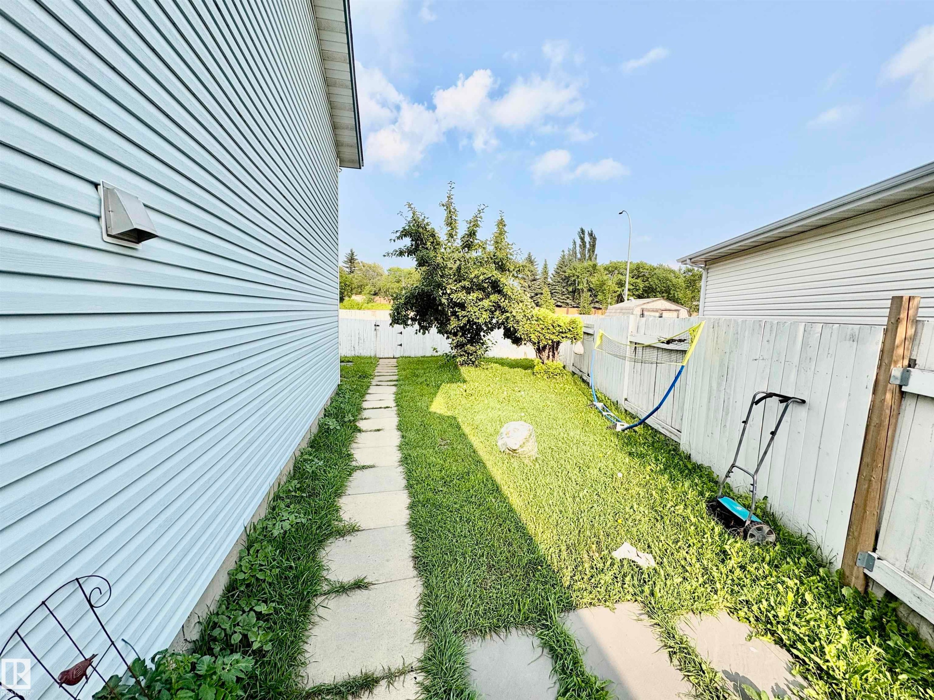 325 Kline Crescent Nw, Edmonton, AB - Outdoor