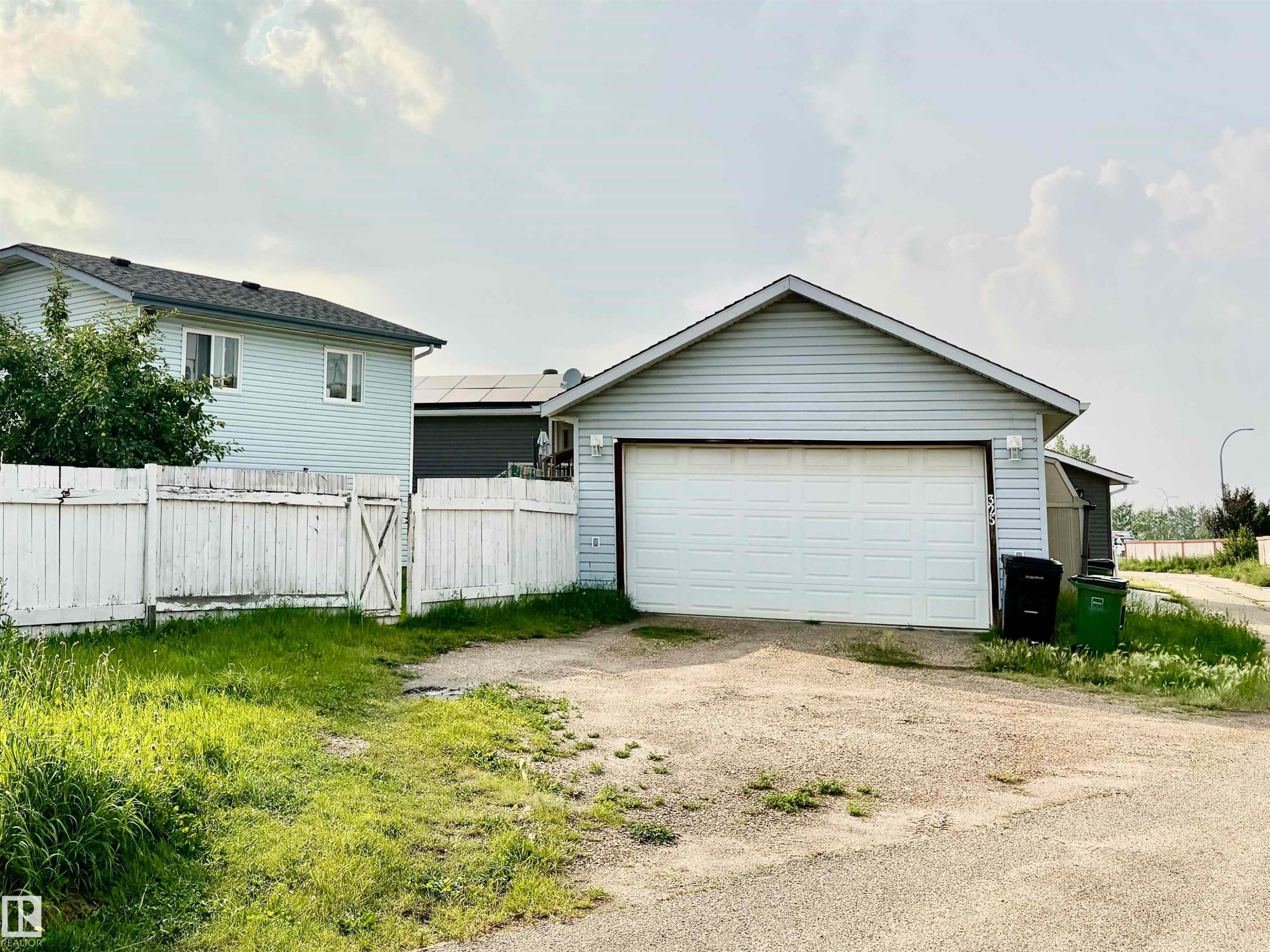 325 Kline Crescent Nw, Edmonton, AB - Outdoor