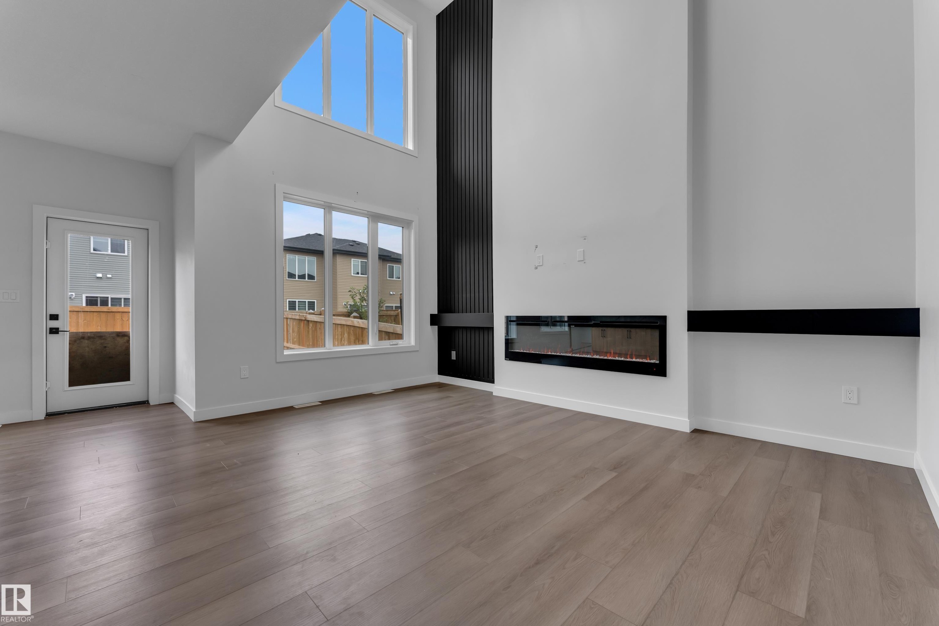 3615 42 Avenue, Beaumont, AB - Indoor Photo Showing Living Room