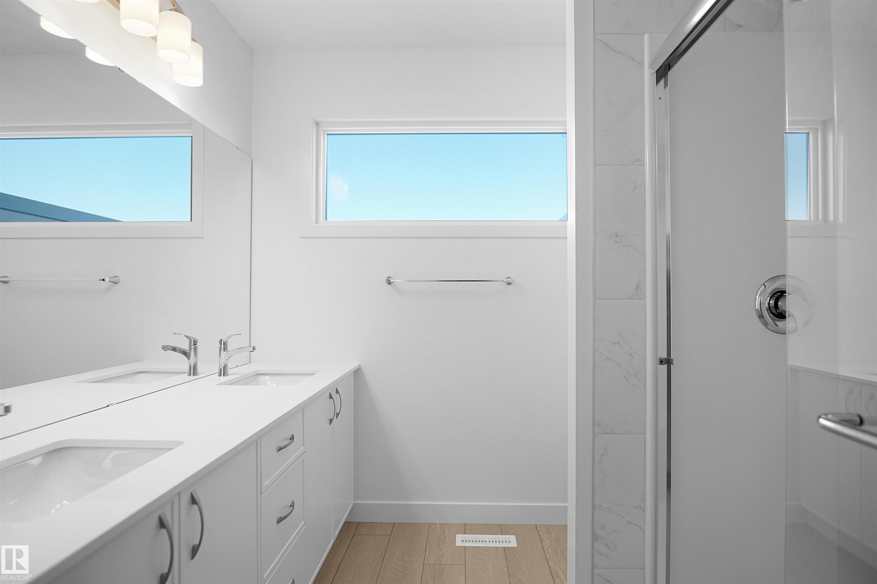 8893 Carson Way Sw, Edmonton, AB - Indoor Photo Showing Bathroom