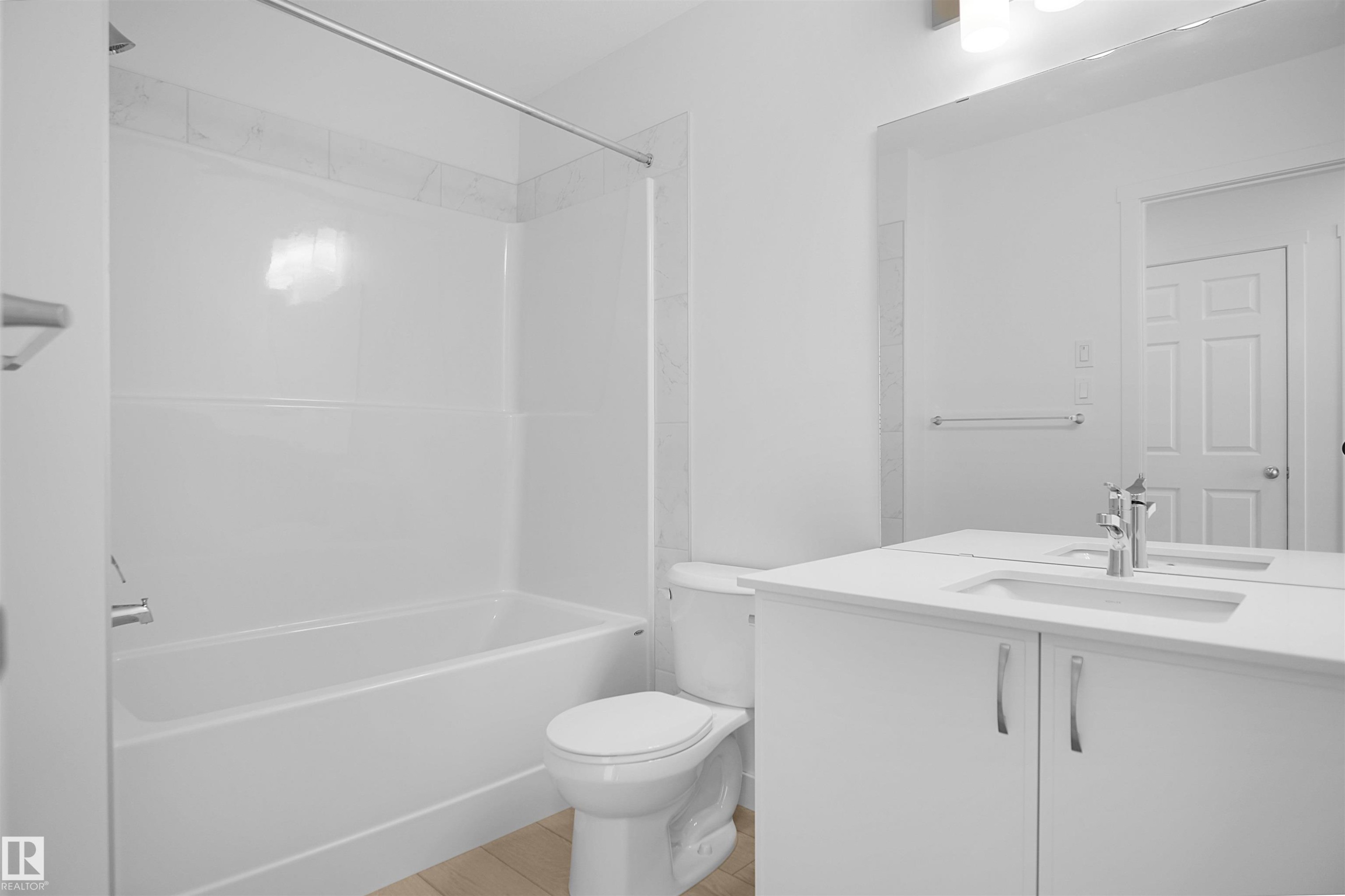 8893 Carson Way Sw, Edmonton, AB - Indoor Photo Showing Bathroom