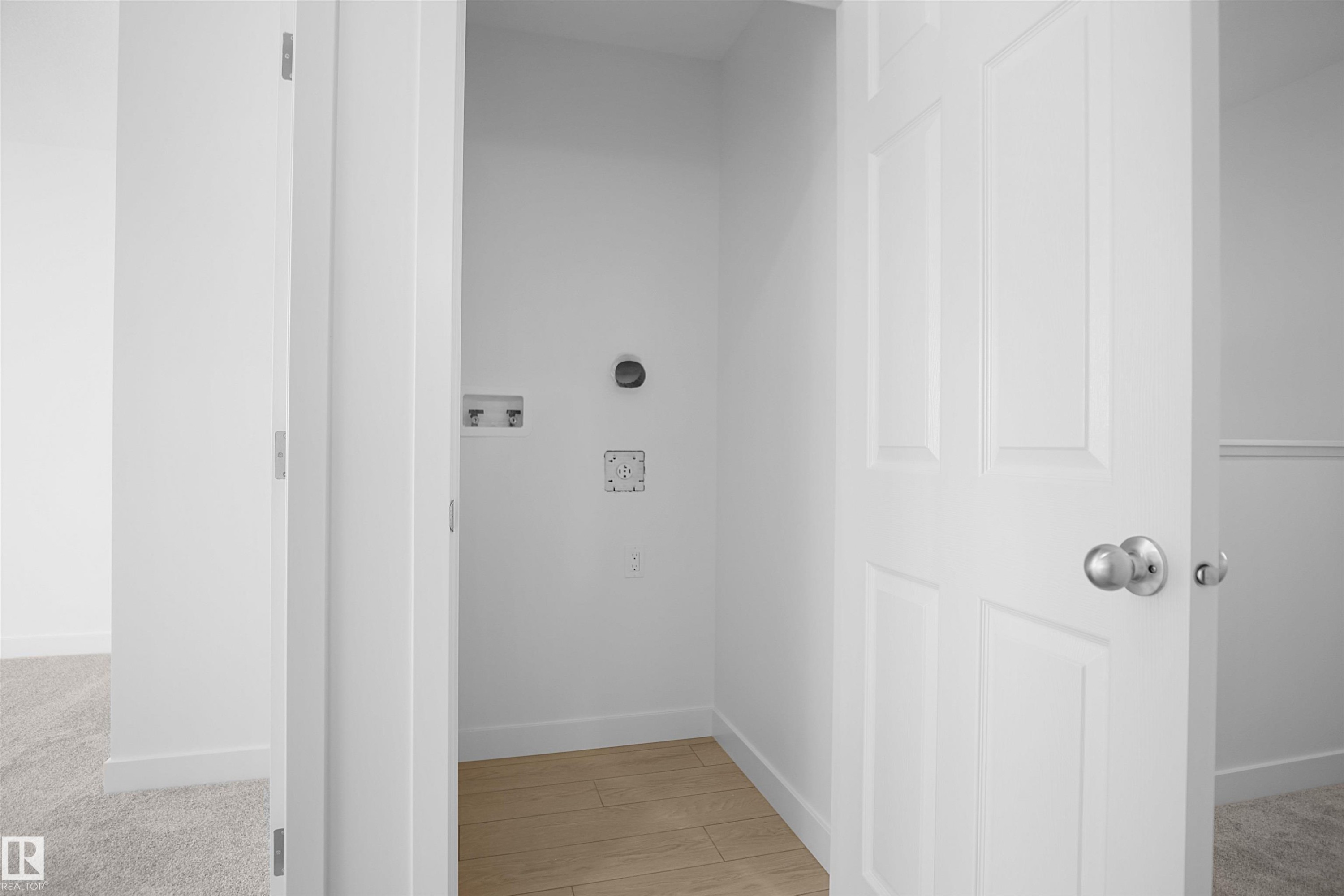 8893 Carson Way Sw, Edmonton, AB - Indoor Photo Showing Other Room