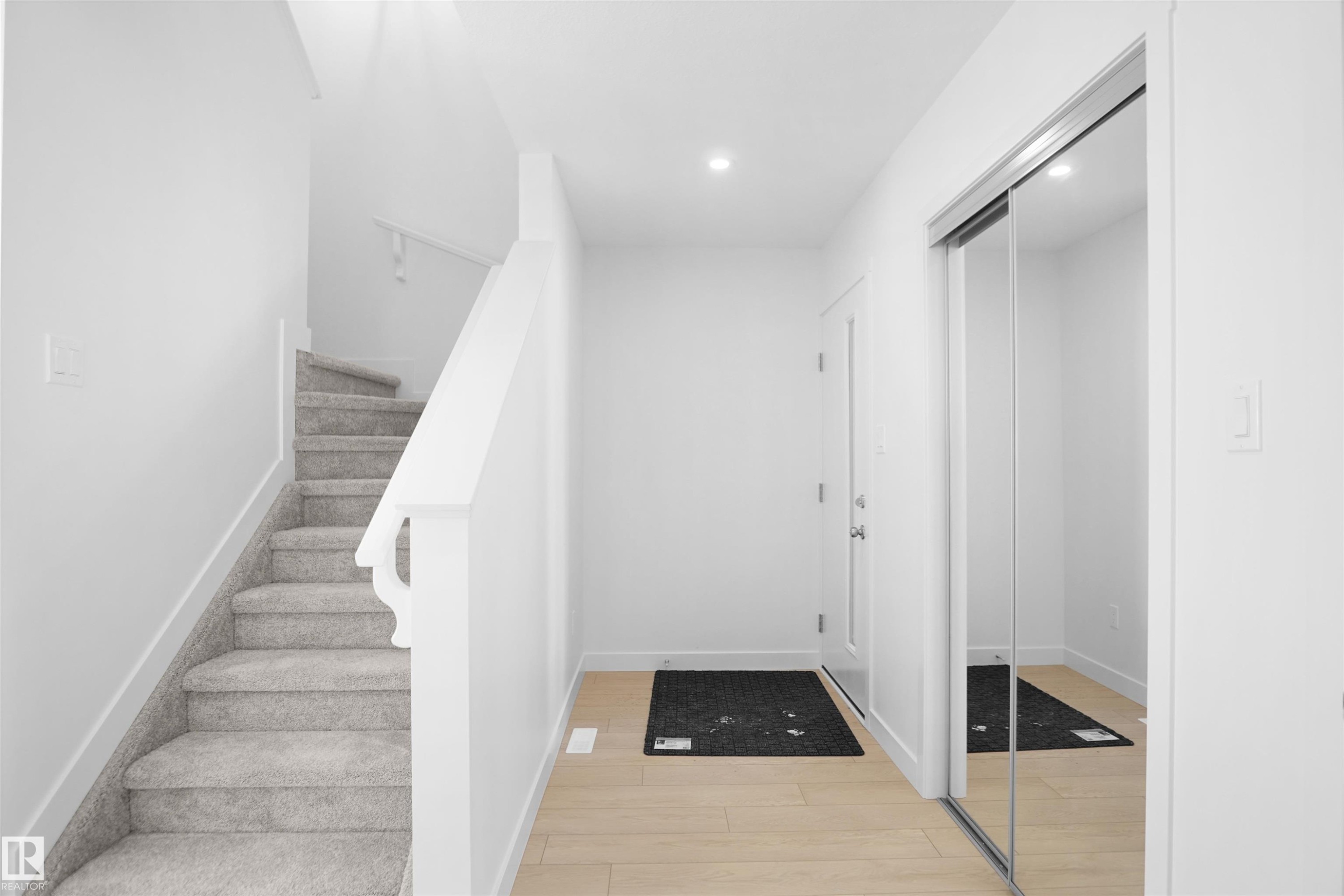 8893 Carson Way Sw, Edmonton, AB - Indoor Photo Showing Other Room