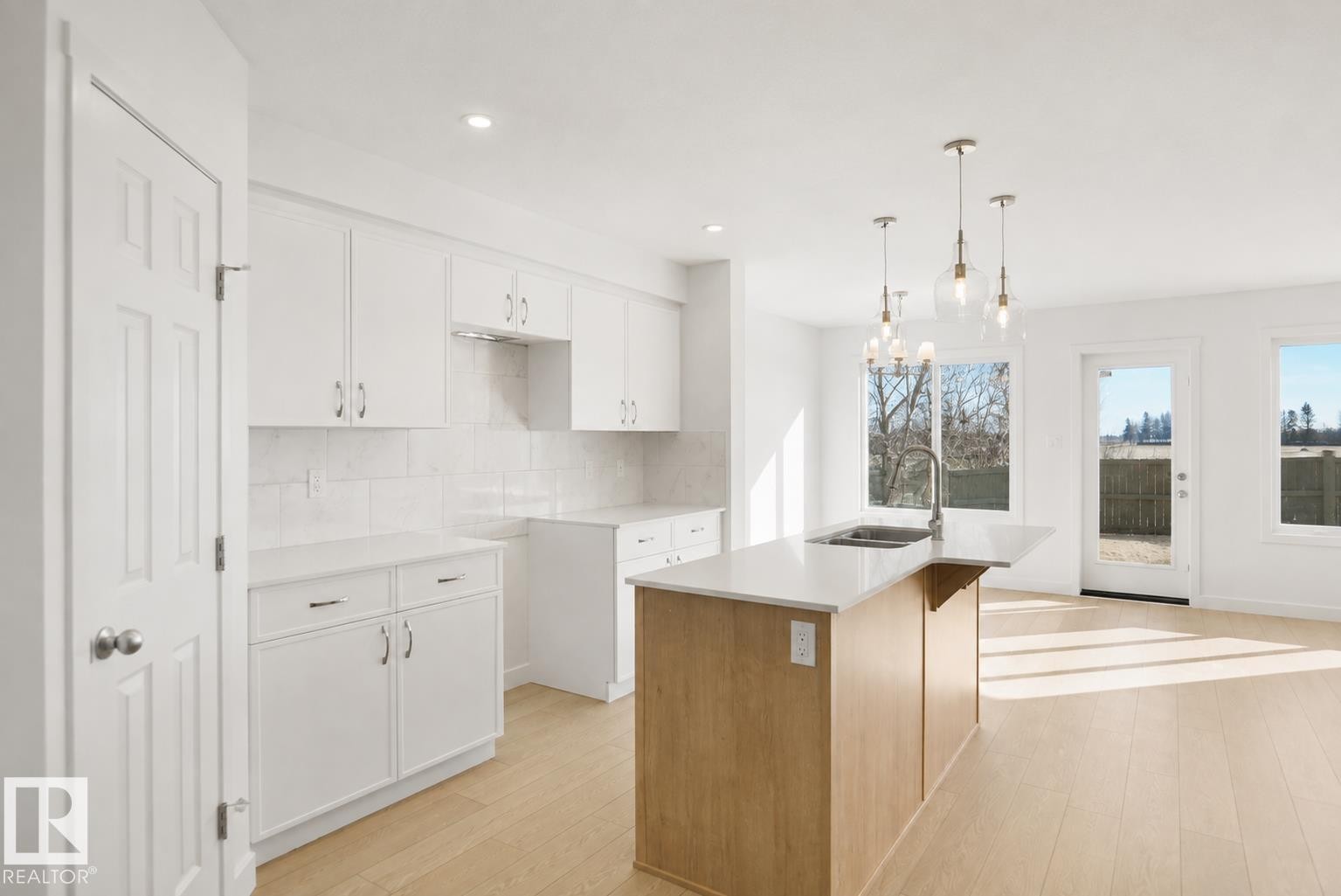 8893 Carson Way Sw, Edmonton, AB - Indoor Photo Showing Kitchen