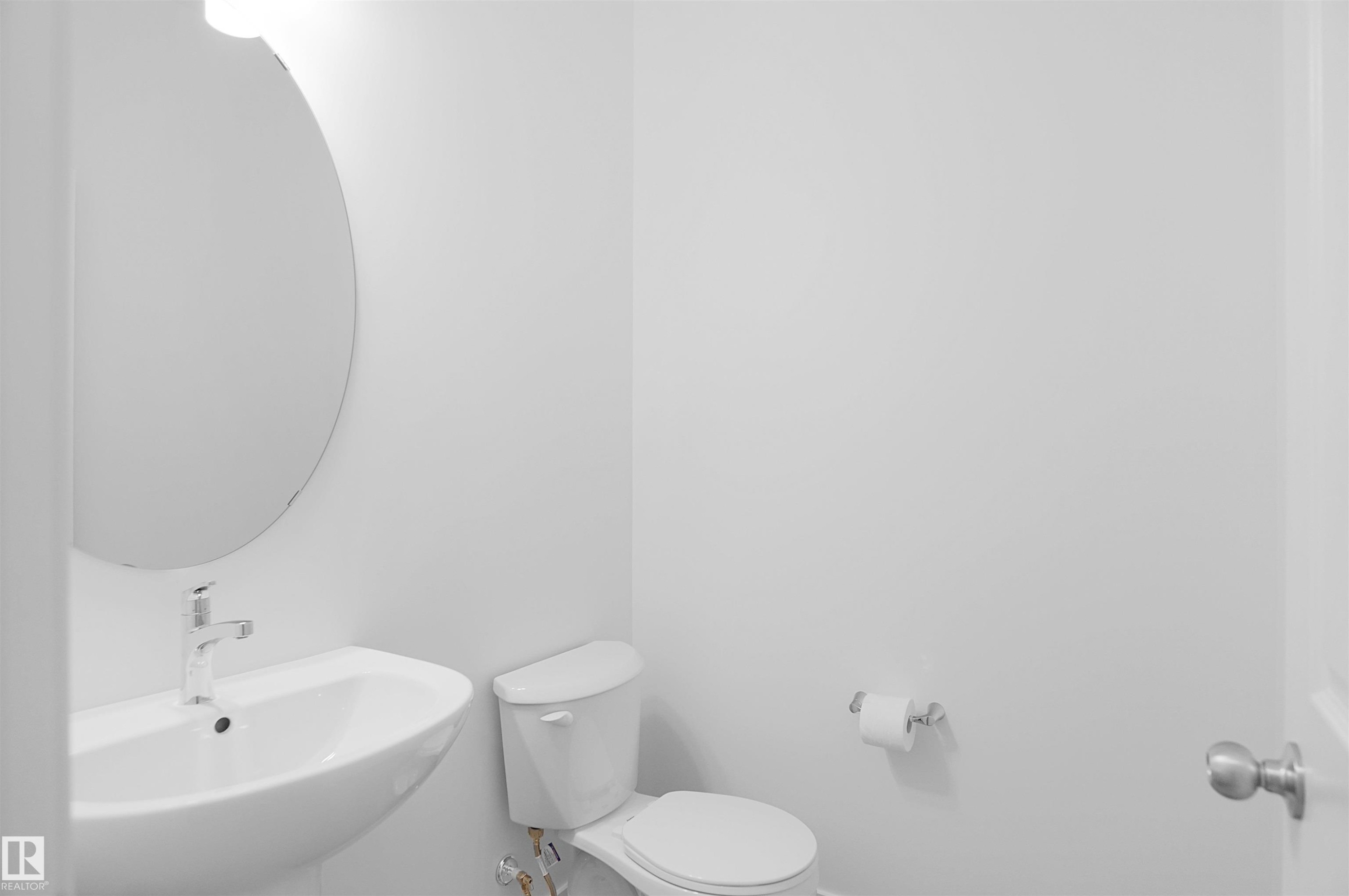2128 210 Street Nw, Edmonton, AB - Indoor Photo Showing Bathroom