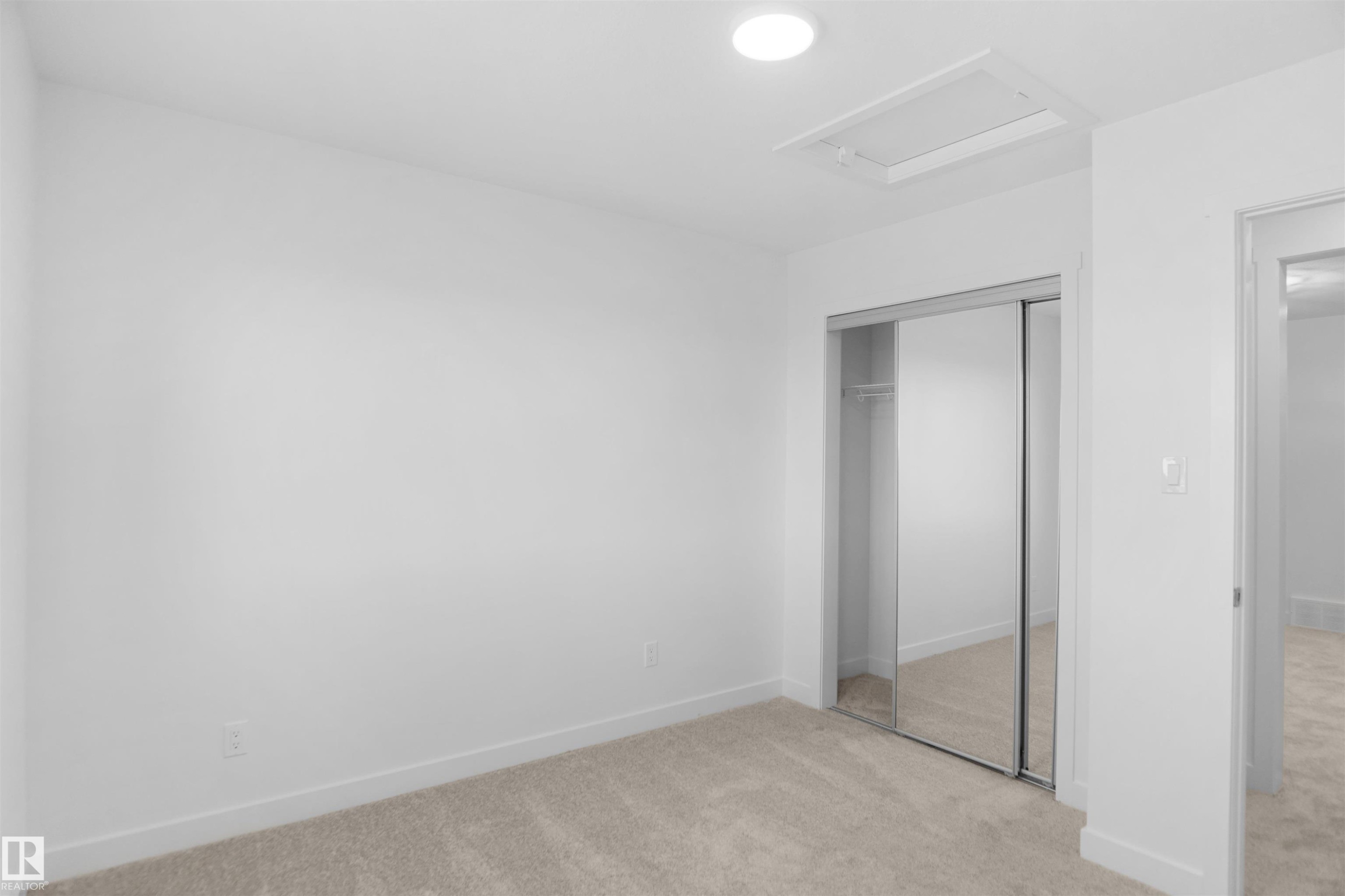 2128 210 Street Nw, Edmonton, AB - Indoor Photo Showing Other Room