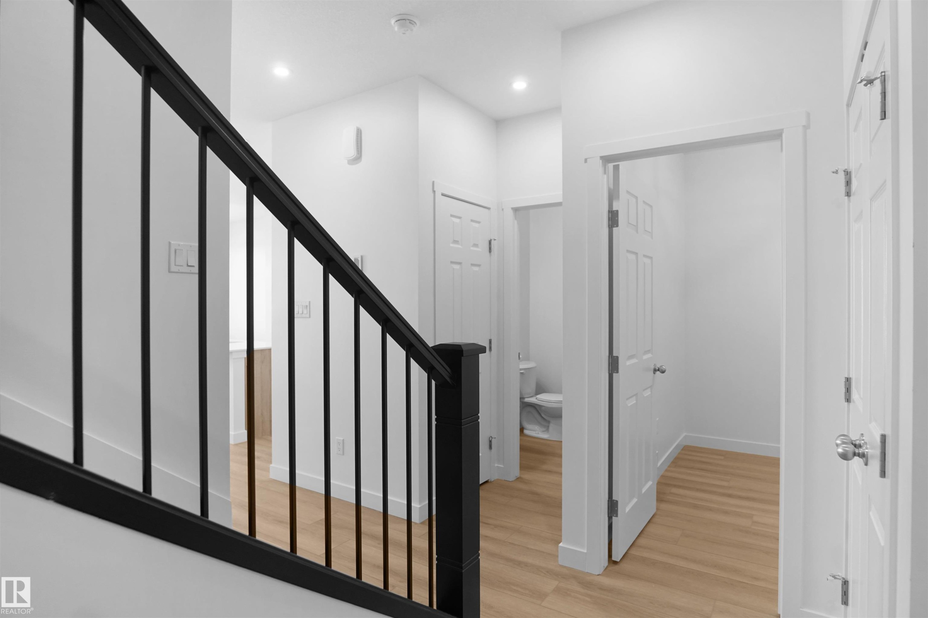 2128 210 Street Nw, Edmonton, AB - Indoor Photo Showing Other Room