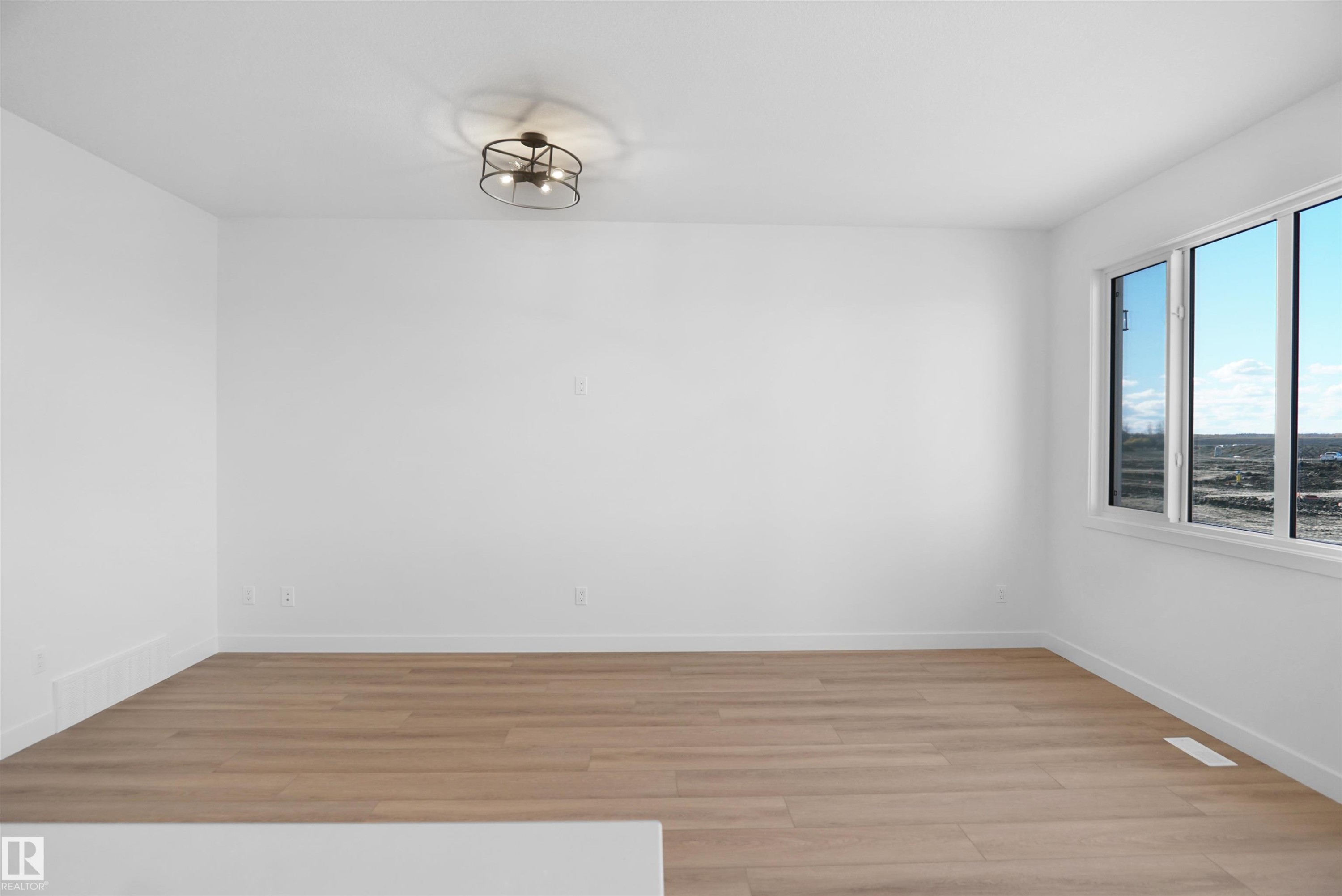 2128 210 Street Nw, Edmonton, AB - Indoor Photo Showing Other Room
